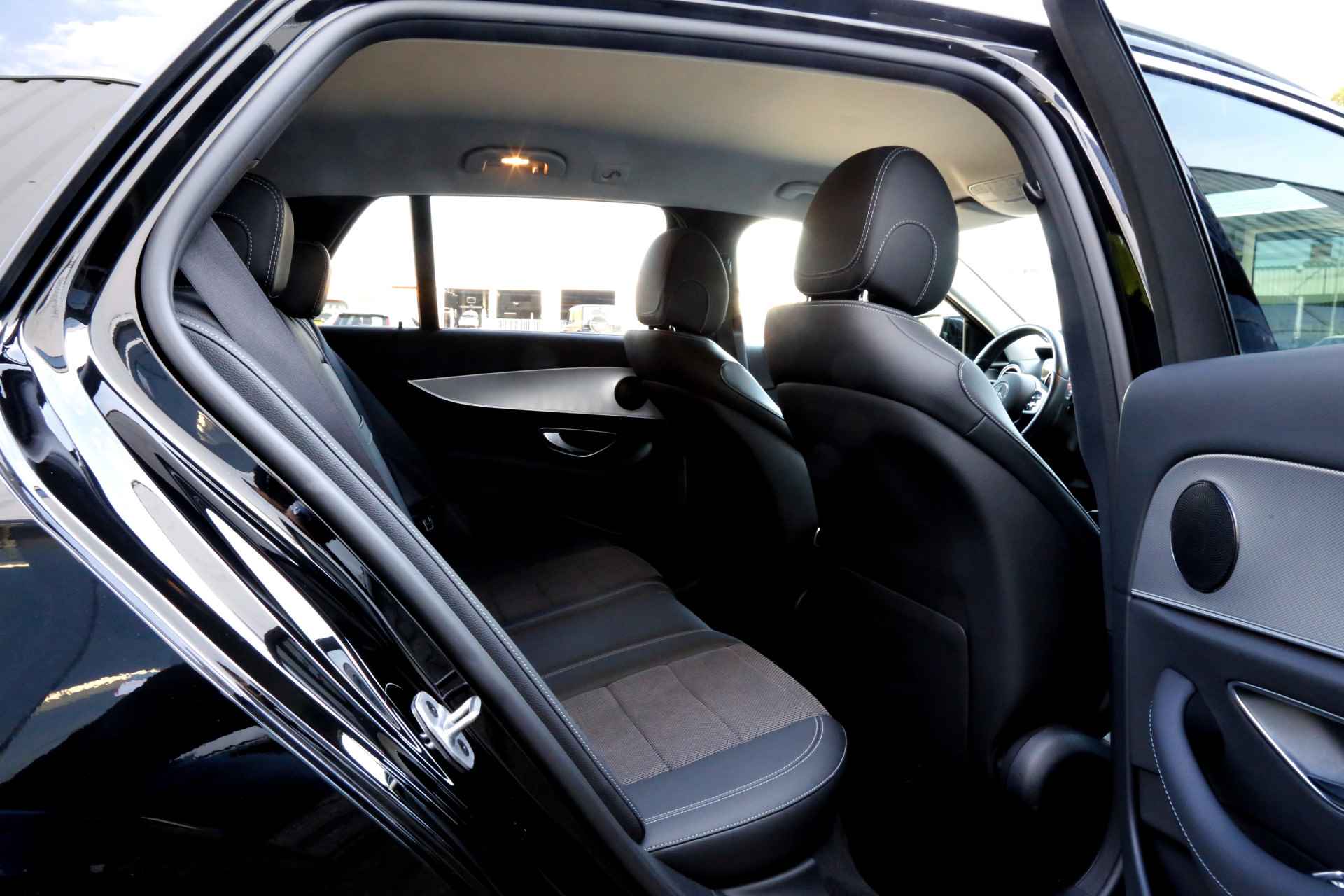Mercedes-Benz E-Klasse Estate 300 de Premium Plus Plug in Hybride 9-G Aut.*BTW*Perfect Onderh.*Elek. Trekhaak/Half Leder/Stoelverw./Head-Up/ACC/Xenon/L - 32/68