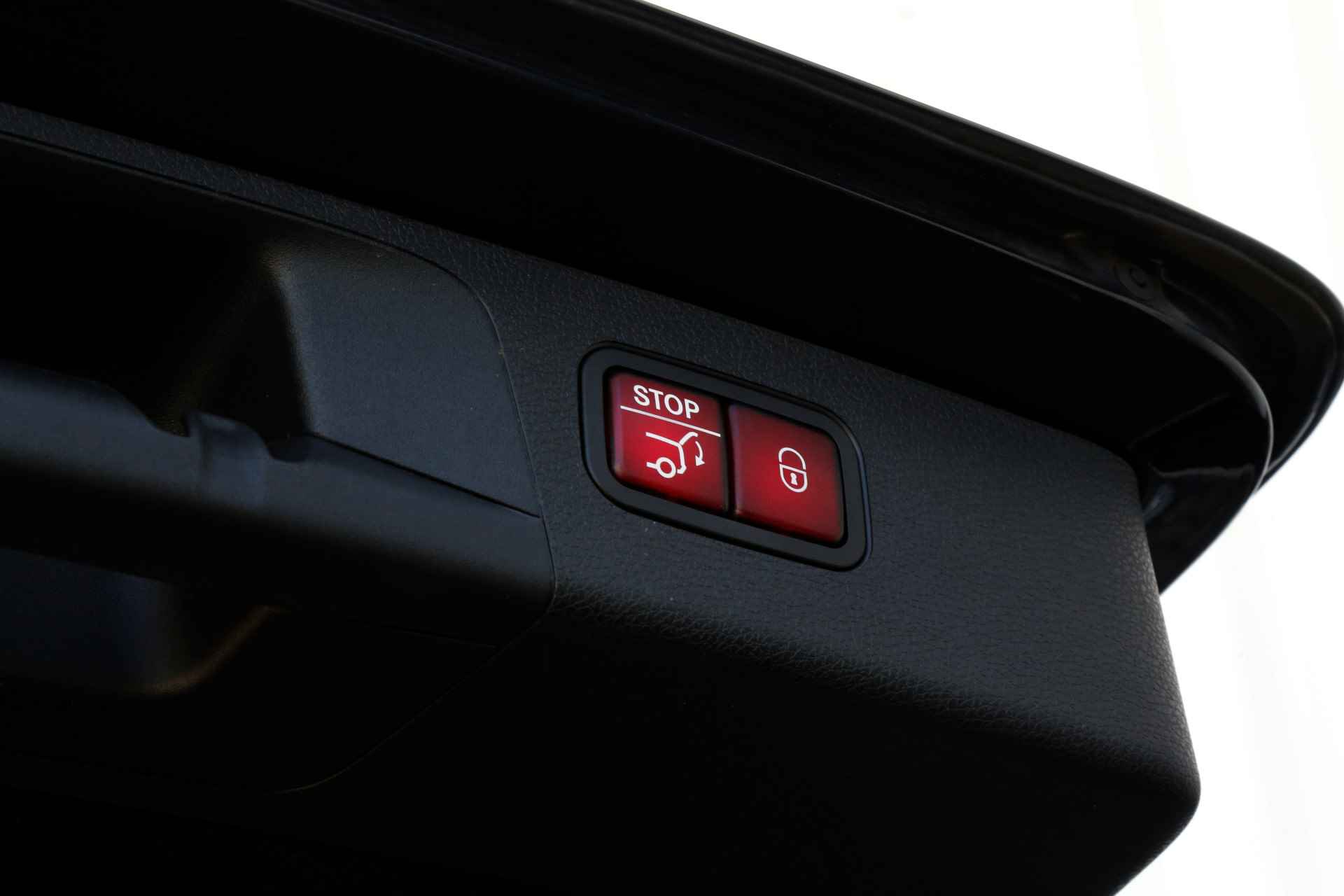 Mercedes-Benz E-Klasse Estate 300 de Premium Plus Plug in Hybride 9-G Aut.*BTW*Perfect Onderh.*Elek. Trekhaak/Half Leder/Stoelverw./Head-Up/ACC/Xenon/L - 34/68