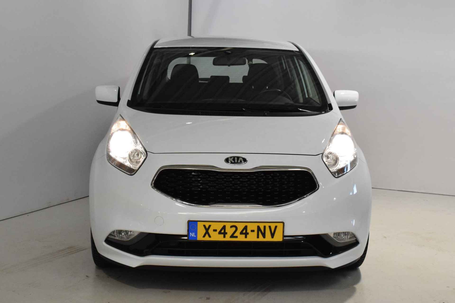 Kia Venga 1.4 CVVT ComfortLine | Airco | USB-aansluiting voor | Elektrische ramen voor | Elektrische zijspiegels | Bluetooth | Armsteun | - 2/41