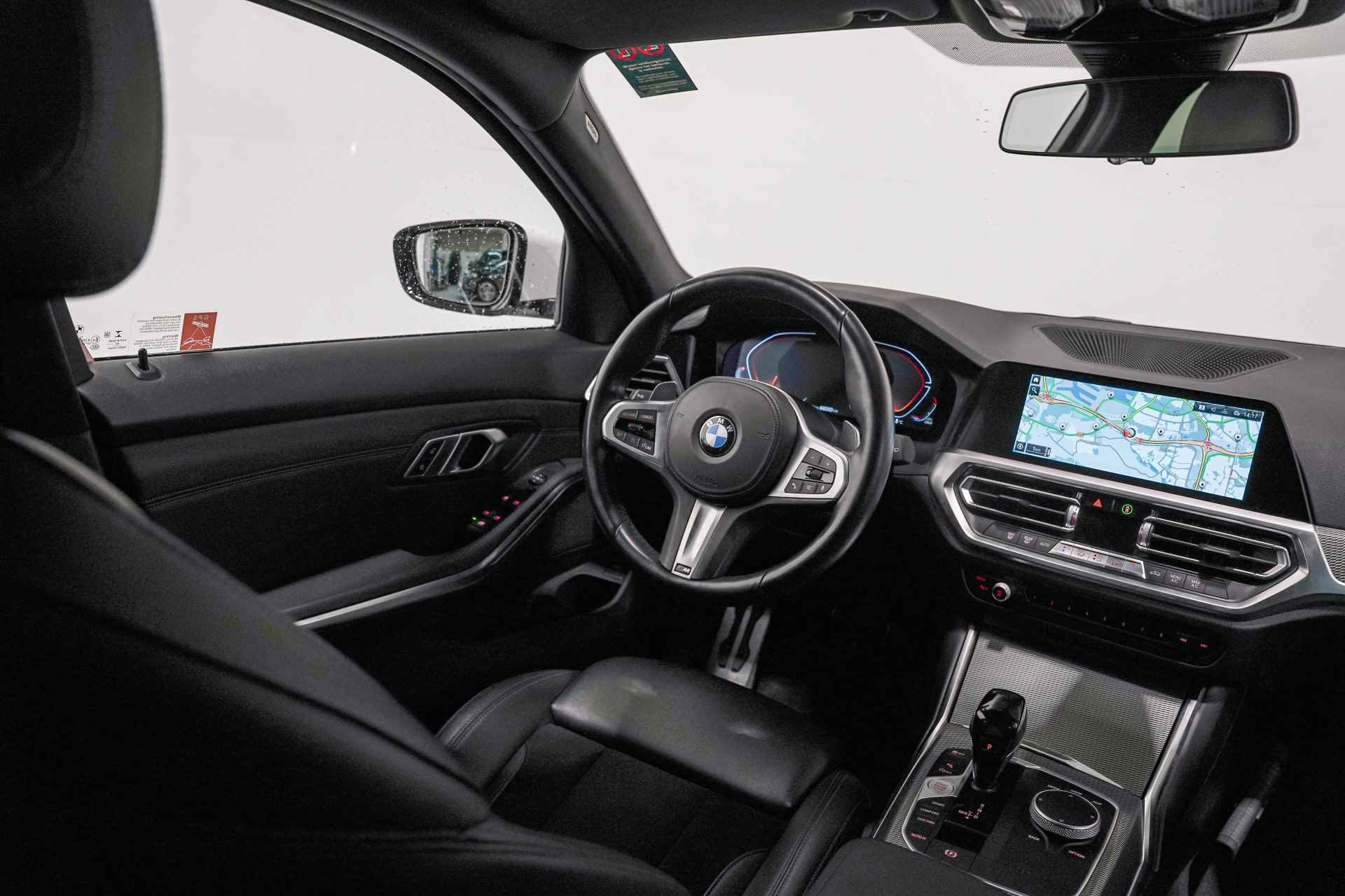 BMW 3 Serie Touring 320i Executive M Sportpakket Aut. - 24/32