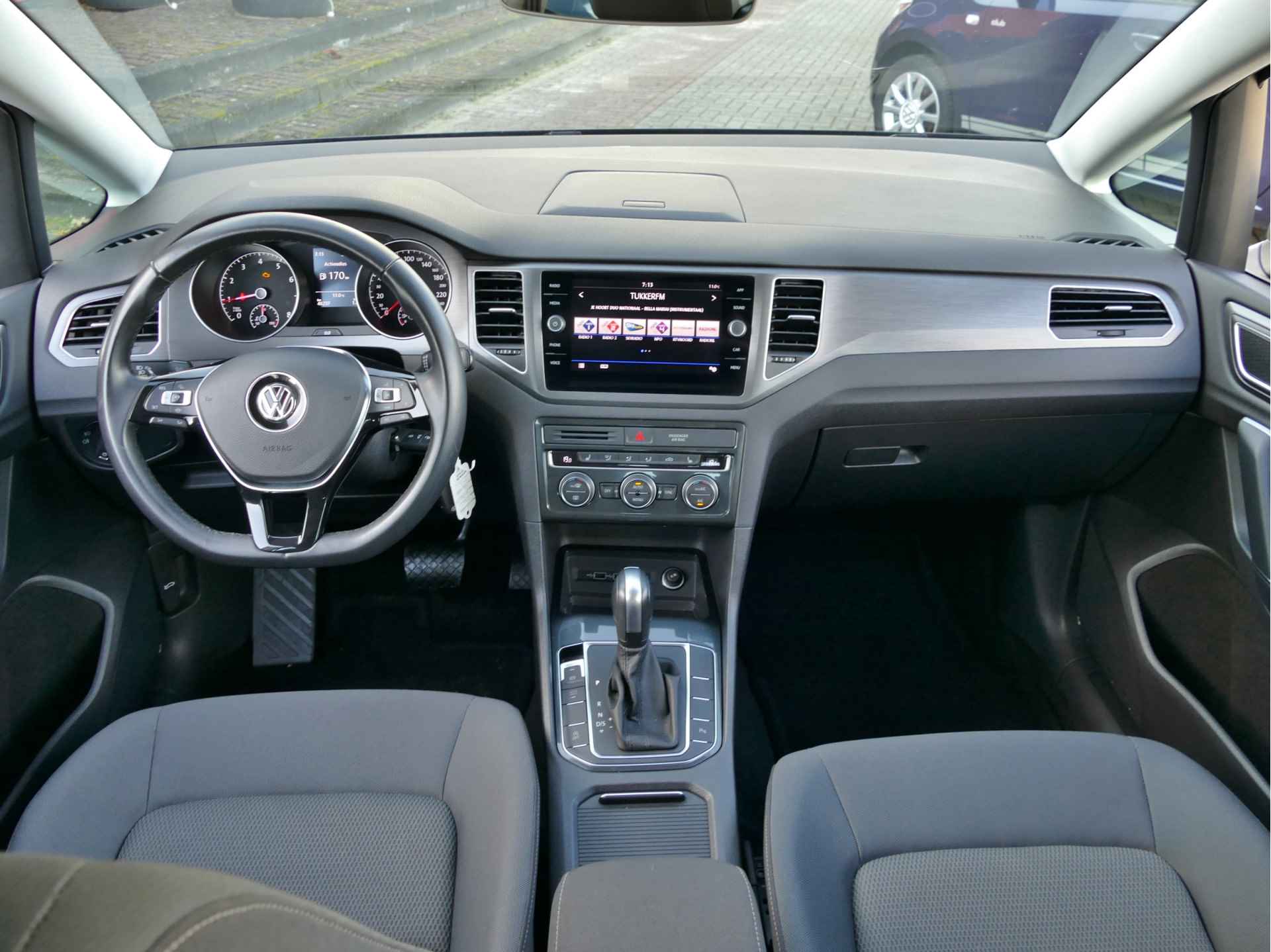 Volkswagen Golf Sportsvan 1.5 TSI AUTOMAAT | Apple carplay/Android auto | verwarmde stoelen | adaptieve cruise control - 15/50