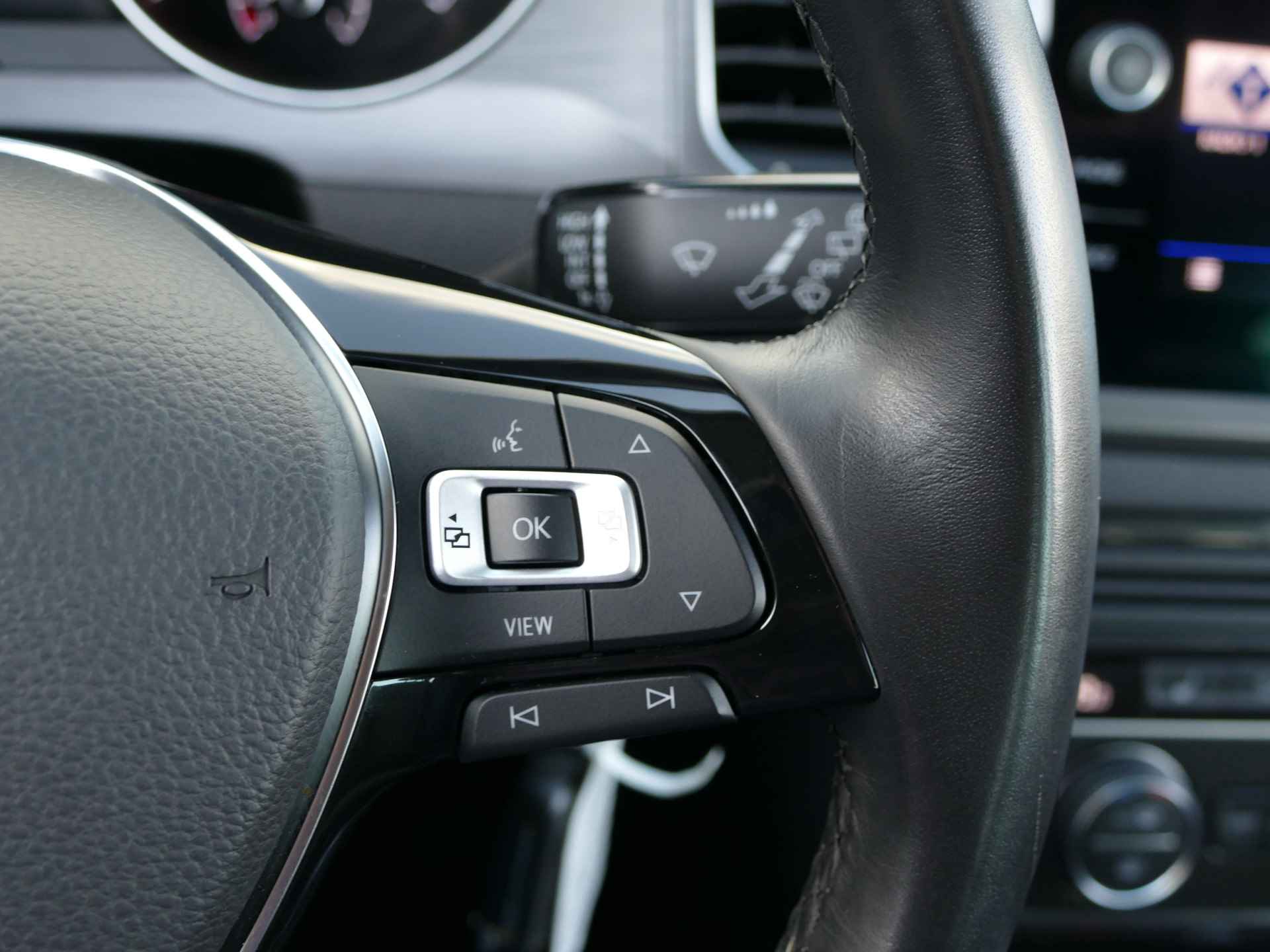 Volkswagen Golf Sportsvan 1.5 TSI AUTOMAAT | Apple carplay/Android auto | verwarmde stoelen | adaptieve cruise control - 18/50