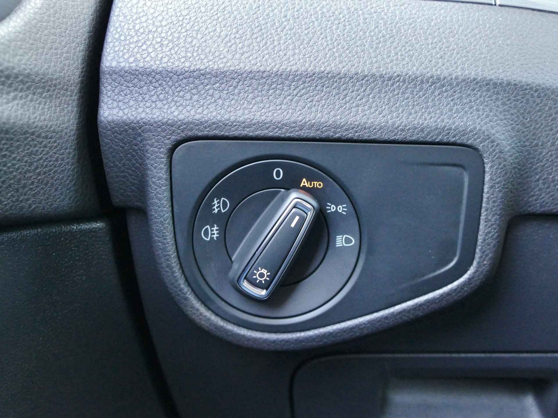 Volkswagen Golf Sportsvan 1.5 TSI AUTOMAAT | Apple carplay/Android auto | verwarmde stoelen | adaptieve cruise control - 30/50