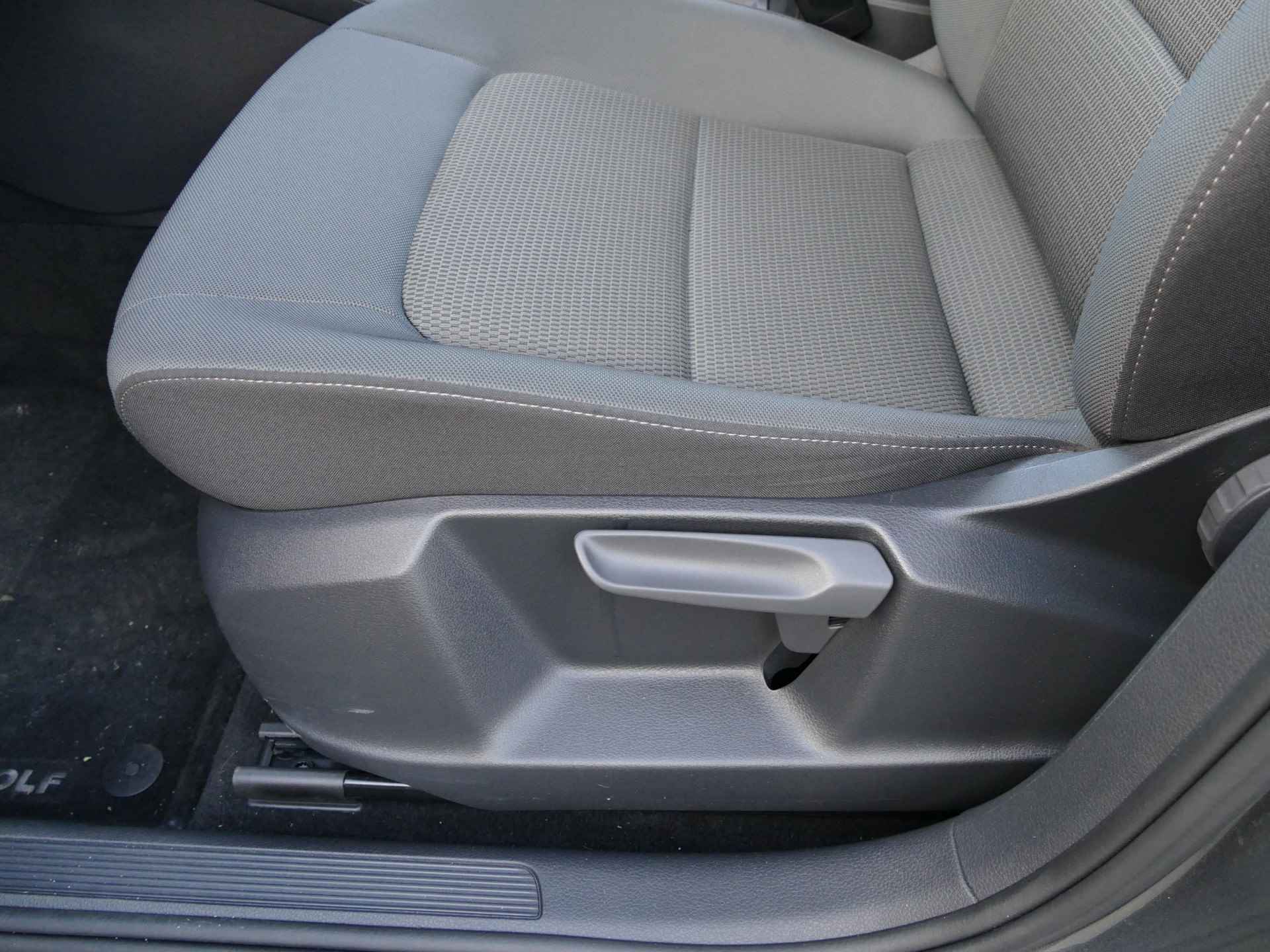 Volkswagen Golf Sportsvan 1.5 TSI AUTOMAAT | Apple carplay/Android auto | verwarmde stoelen | adaptieve cruise control - 34/50