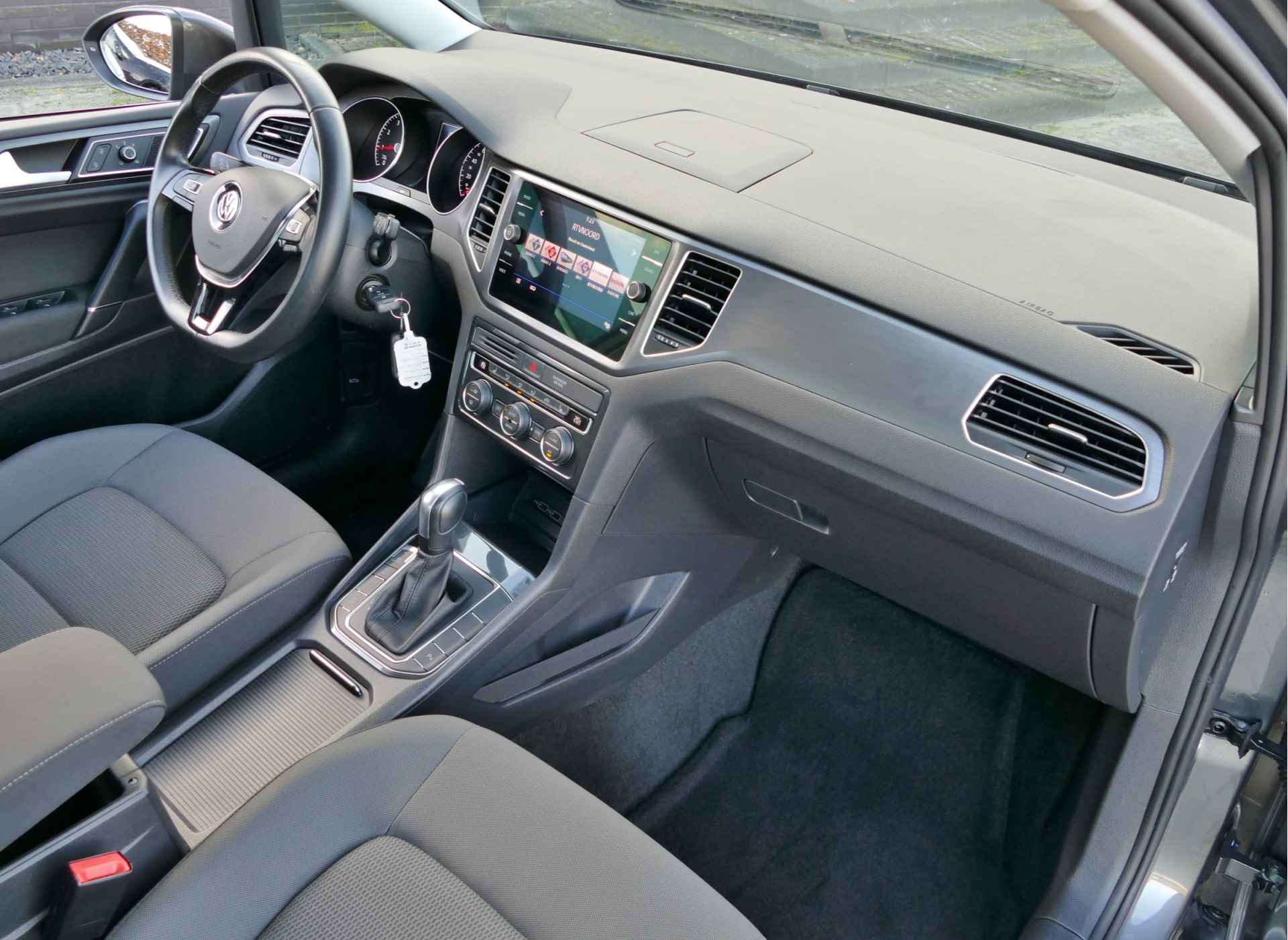 Volkswagen Golf Sportsvan 1.5 TSI AUTOMAAT | Apple carplay/Android auto | verwarmde stoelen | adaptieve cruise control - 38/50