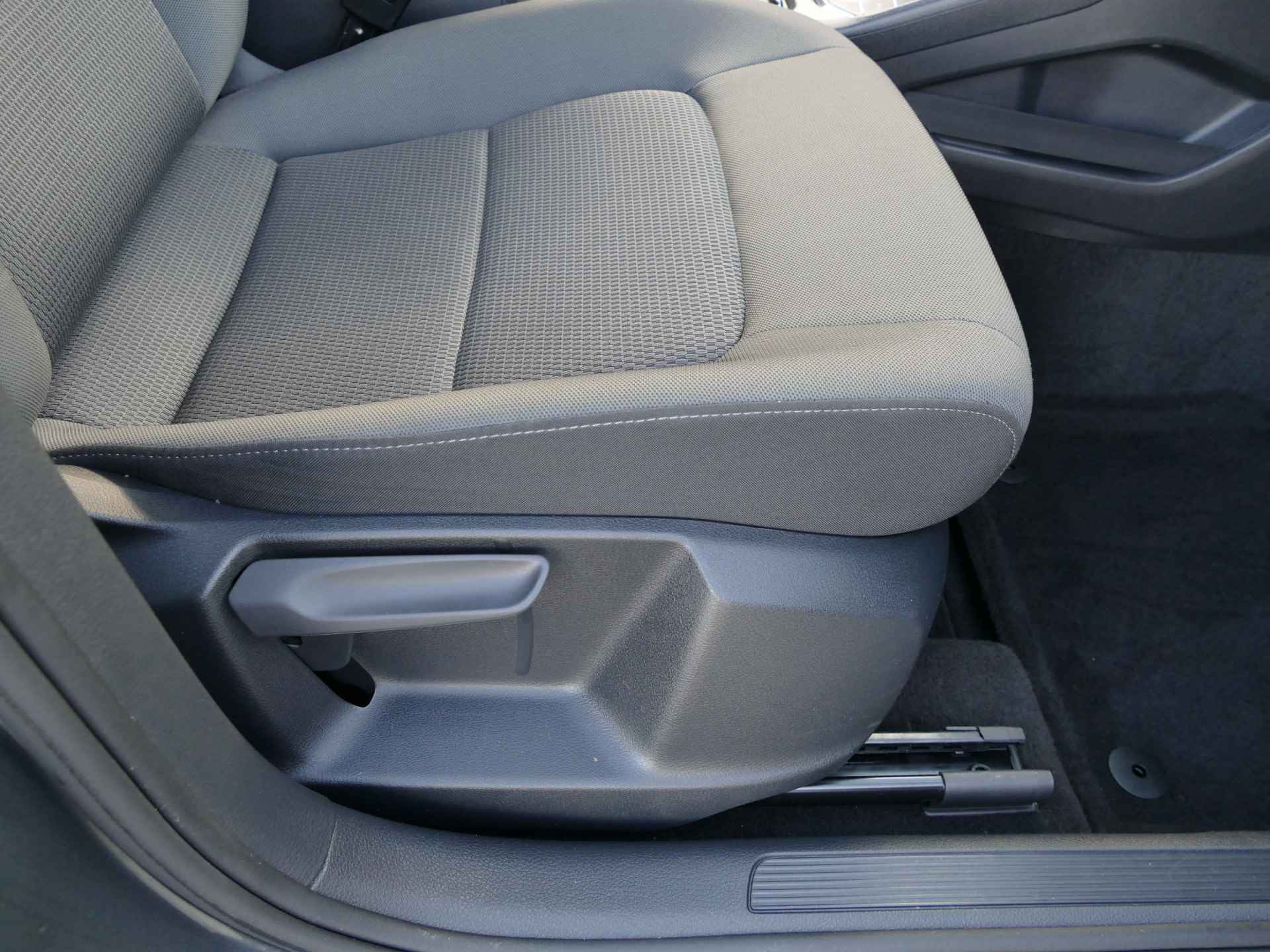 Volkswagen Golf Sportsvan 1.5 TSI AUTOMAAT | Apple carplay/Android auto | verwarmde stoelen | adaptieve cruise control - 39/50