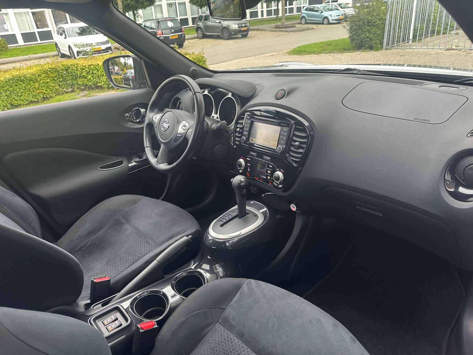 Nissan Juke 1.6 Acenta Automaat Panorama 360 cam Trekhaak Navi - 11/29