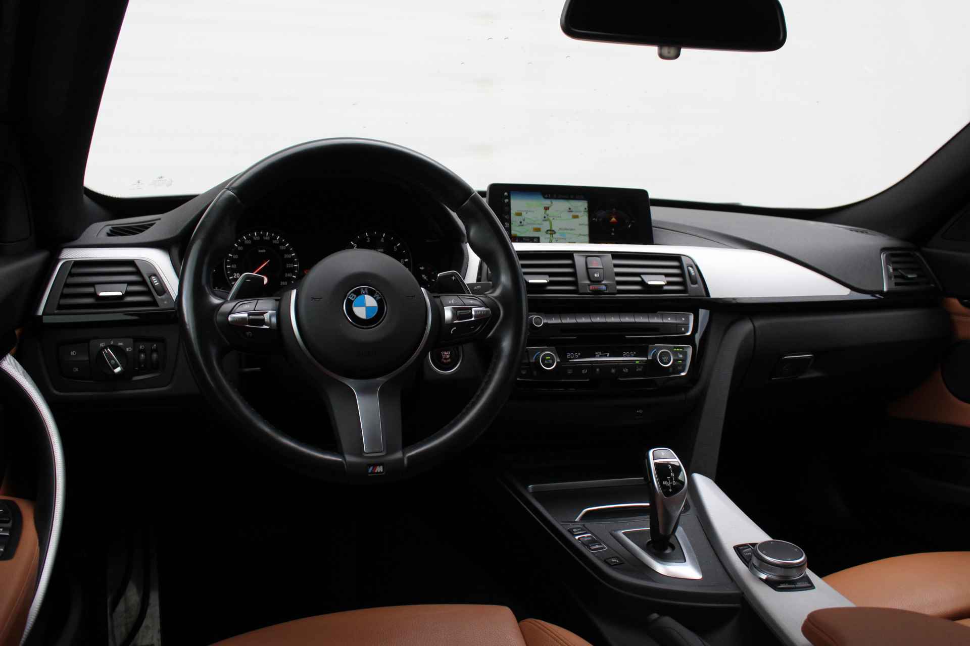 BMW 3-serie Gran Turismo 320i High Executive M Sport Automaat / Sportstoelen / Achteruitrijcamera / LED / Park Assistant / Head-Up / Navigatie Professional / Stoelverwarming - 9/31