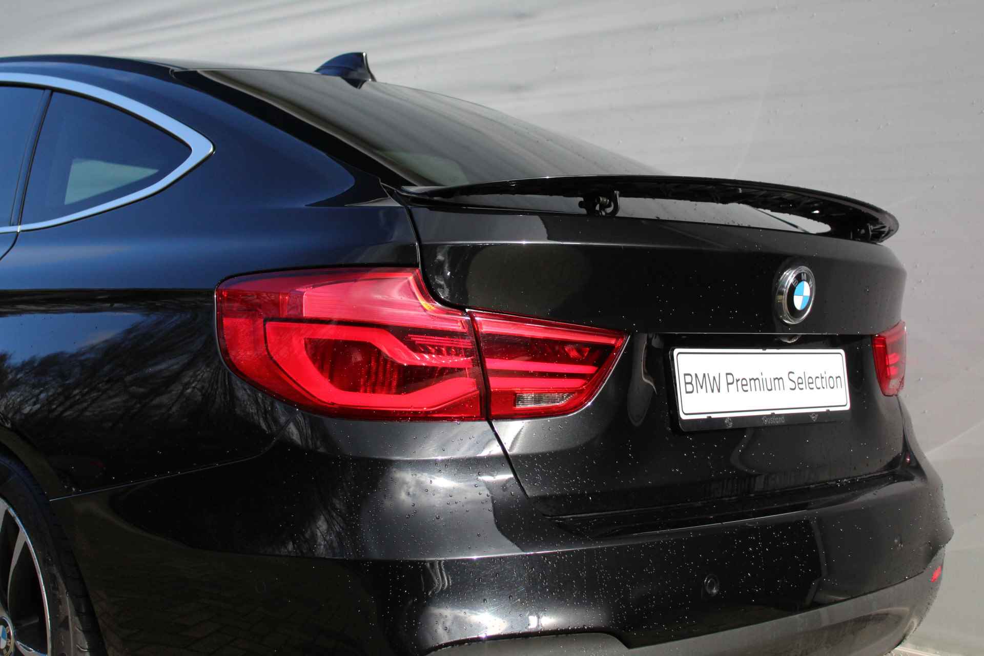 BMW 3-serie Gran Turismo 320i High Executive M Sport Automaat / Sportstoelen / Achteruitrijcamera / LED / Park Assistant / Head-Up / Navigatie Professional / Stoelverwarming - 15/31