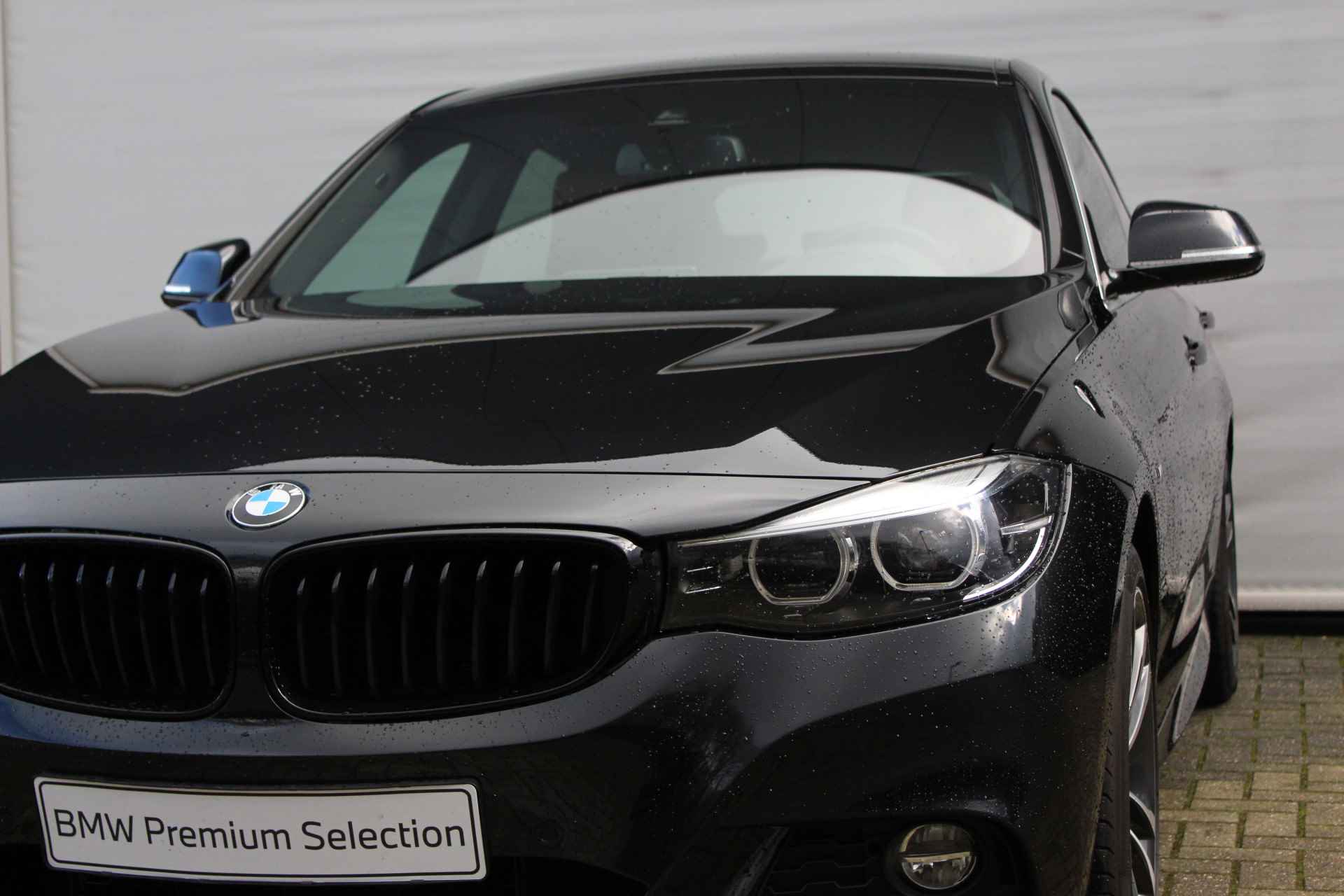 BMW 3-serie Gran Turismo 320i High Executive M Sport Automaat / Sportstoelen / Achteruitrijcamera / LED / Park Assistant / Head-Up / Navigatie Professional / Stoelverwarming - 17/31