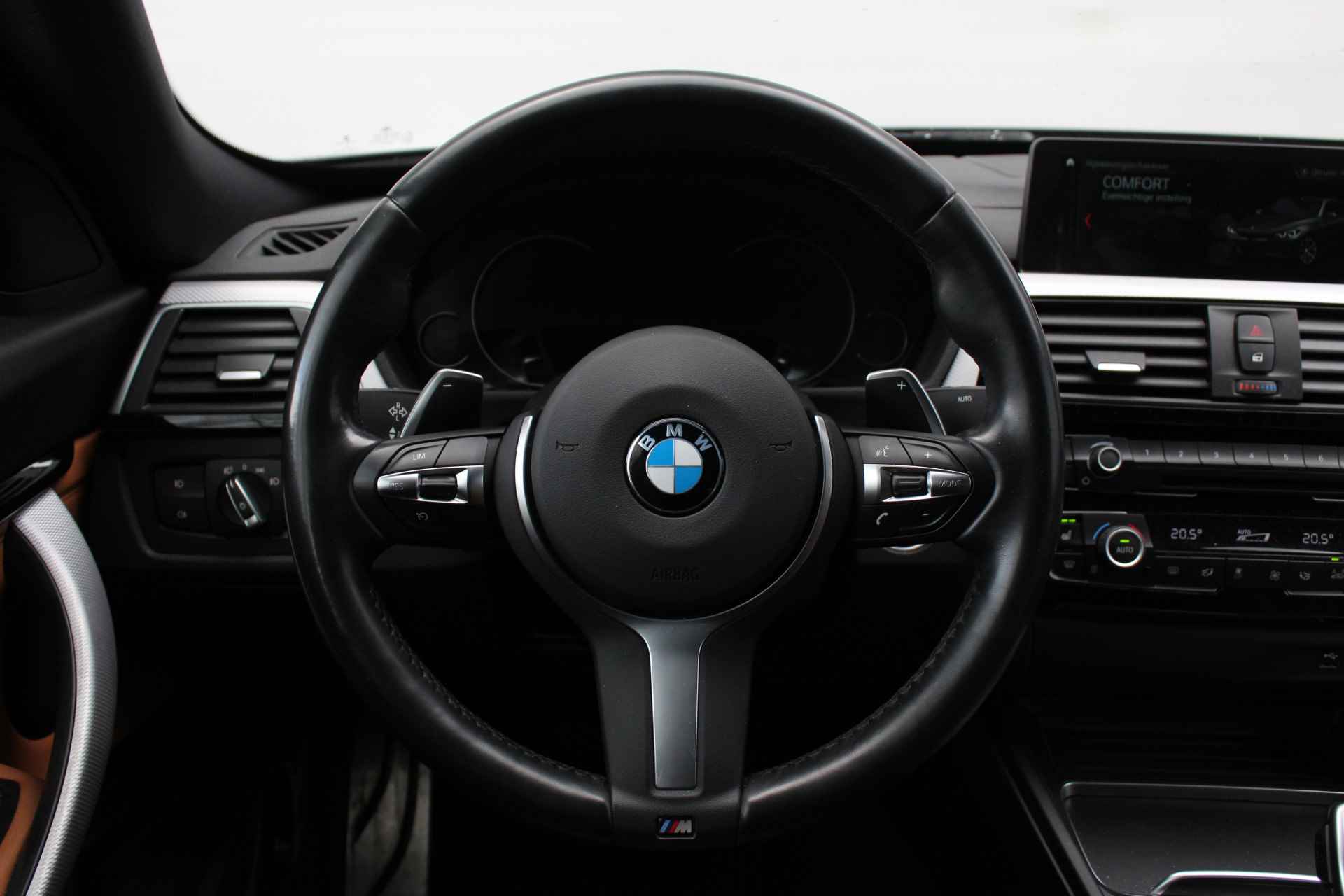 BMW 3-serie Gran Turismo 320i High Executive M Sport Automaat / Sportstoelen / Achteruitrijcamera / LED / Park Assistant / Head-Up / Navigatie Professional / Stoelverwarming - 28/31