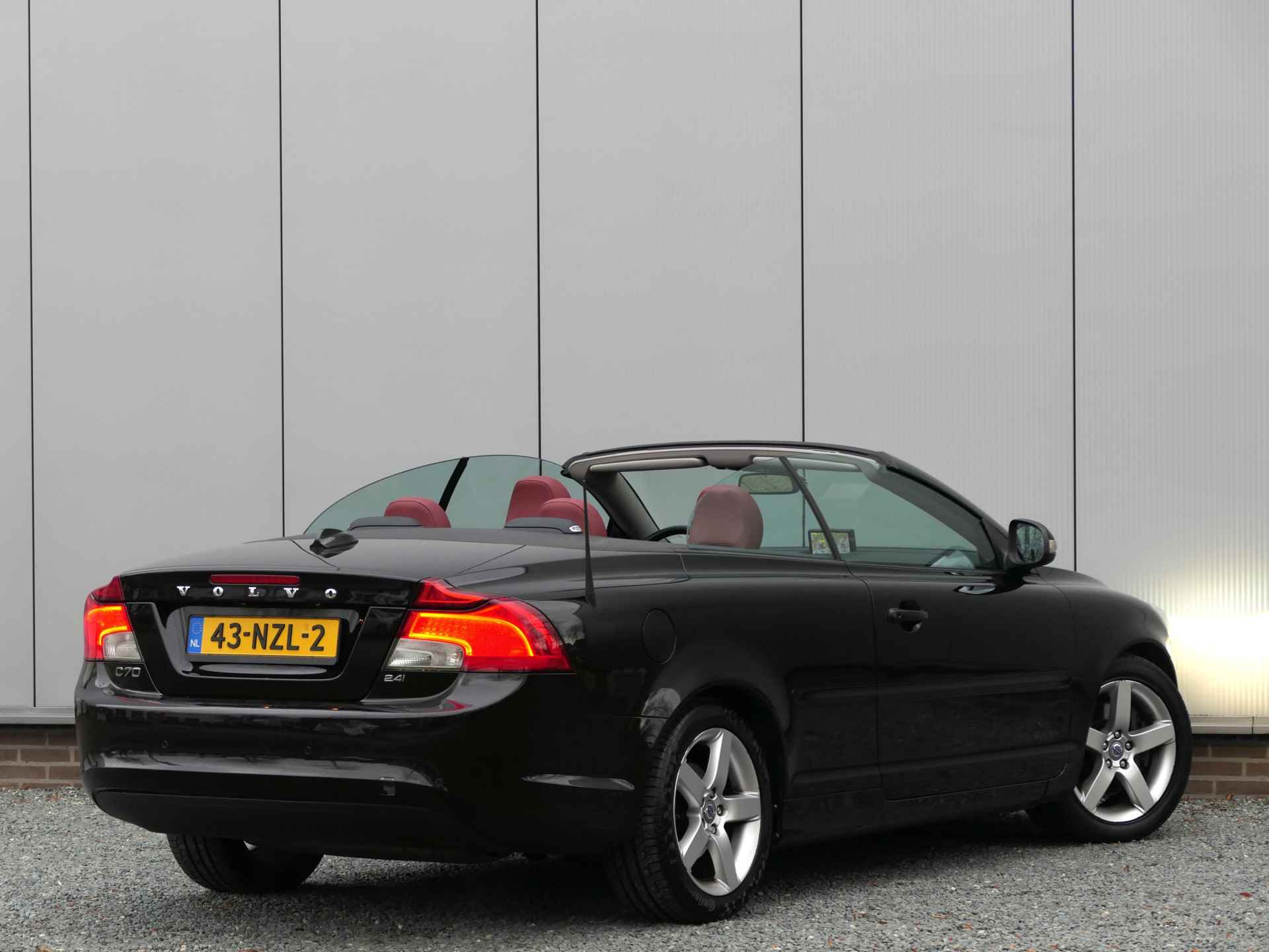 Volvo C70 Convertible 2.4i AUT Summum Navi / Leer / Stoelverwarming - 4/16