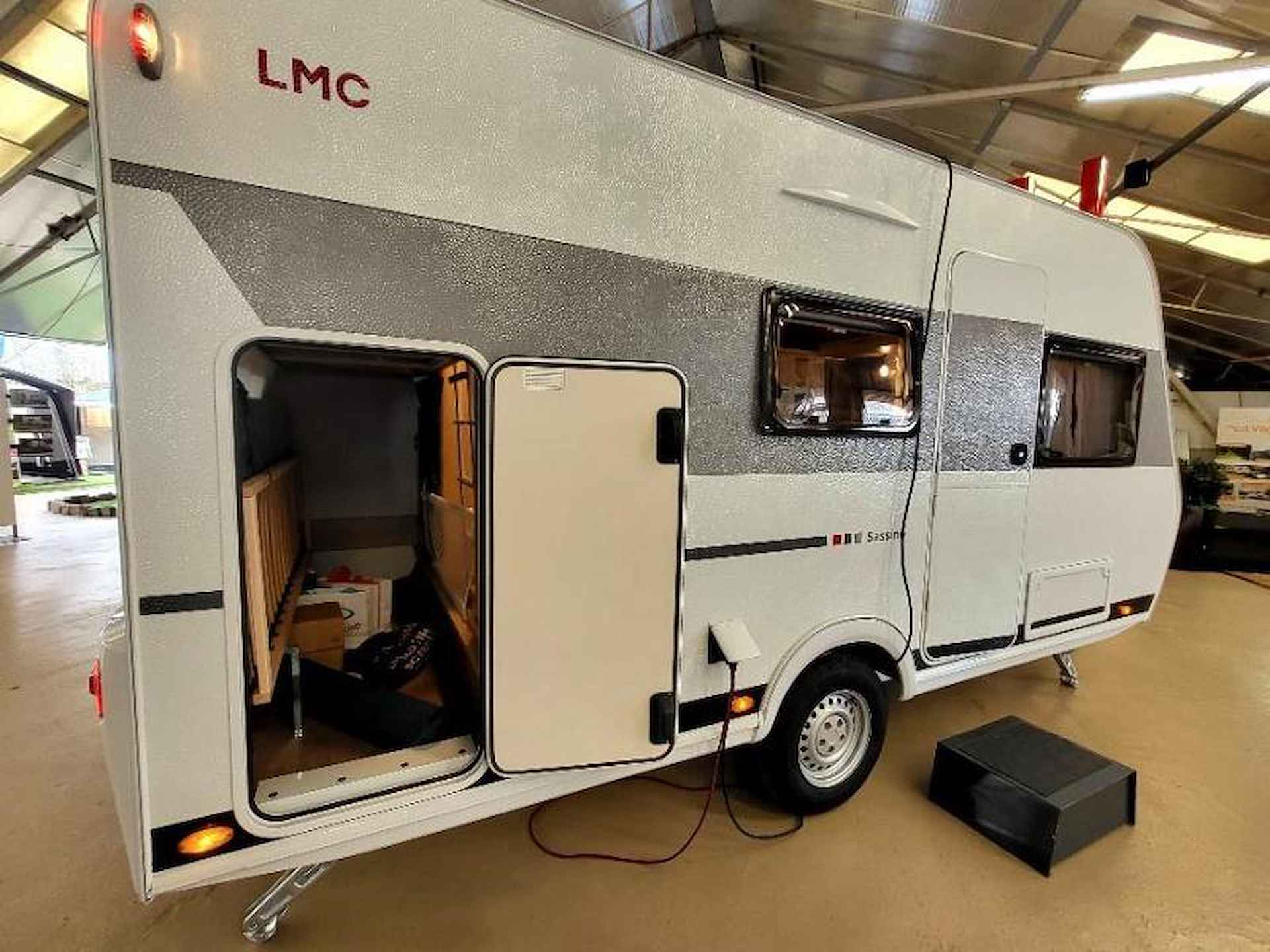 LMC Sassino 390 K compleet met voortent!! - 8/19