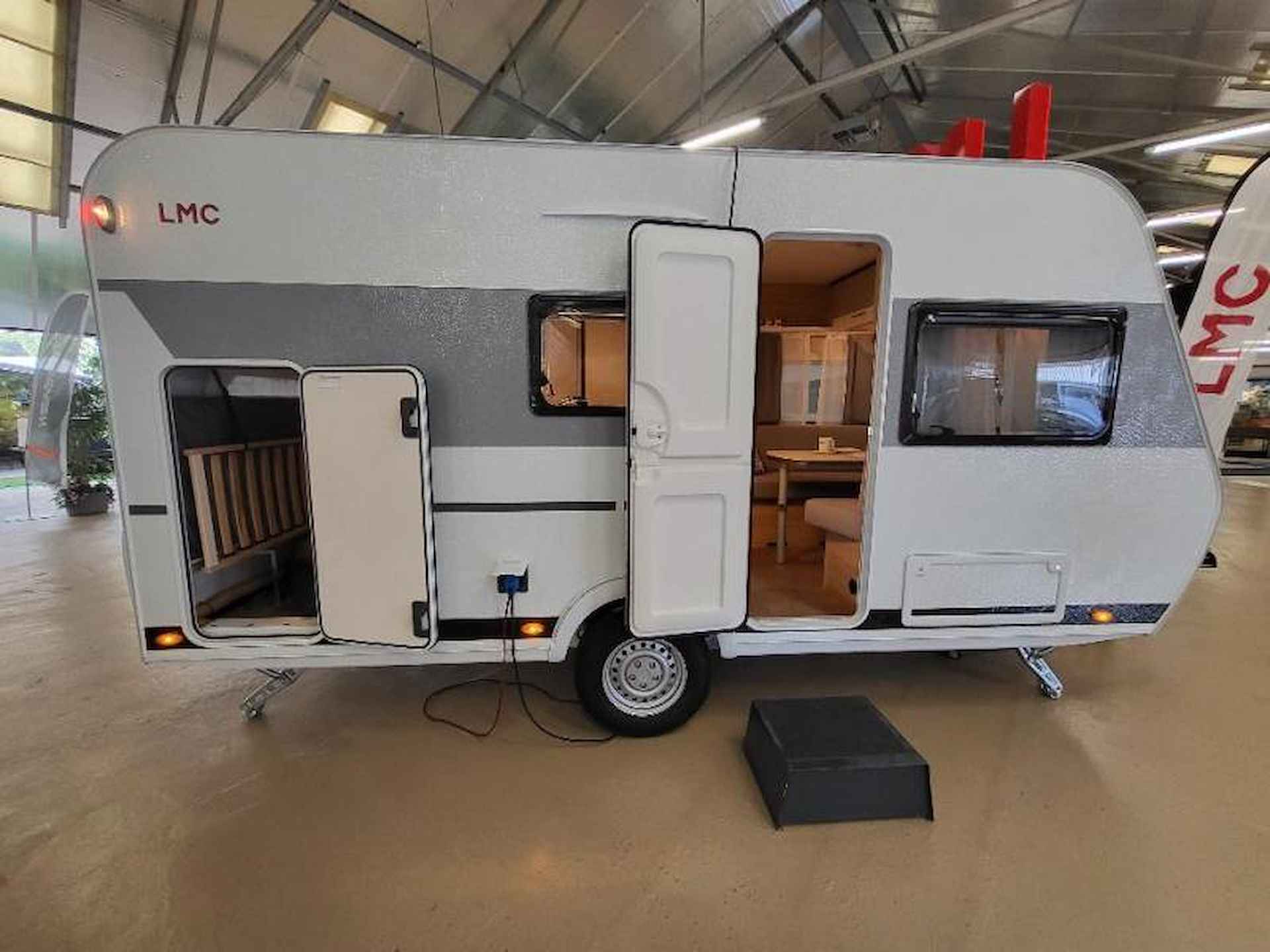 LMC Sassino 390 K compleet met voortent!! - 9/19