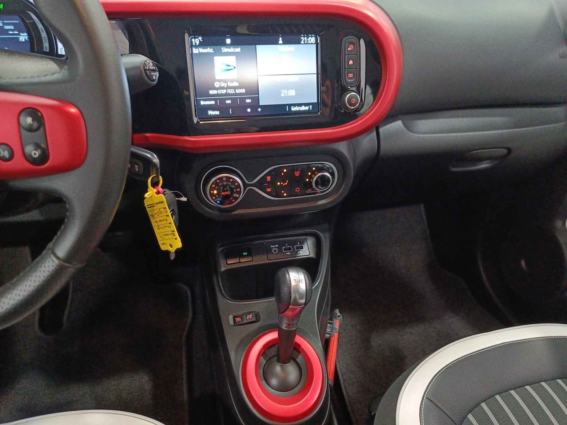 Renault Twingo Z.E. R80 Intens *Automaat*Navi APPLE/ANDROID+Camera*Climate*ALL-SEASON Banden - 15/35