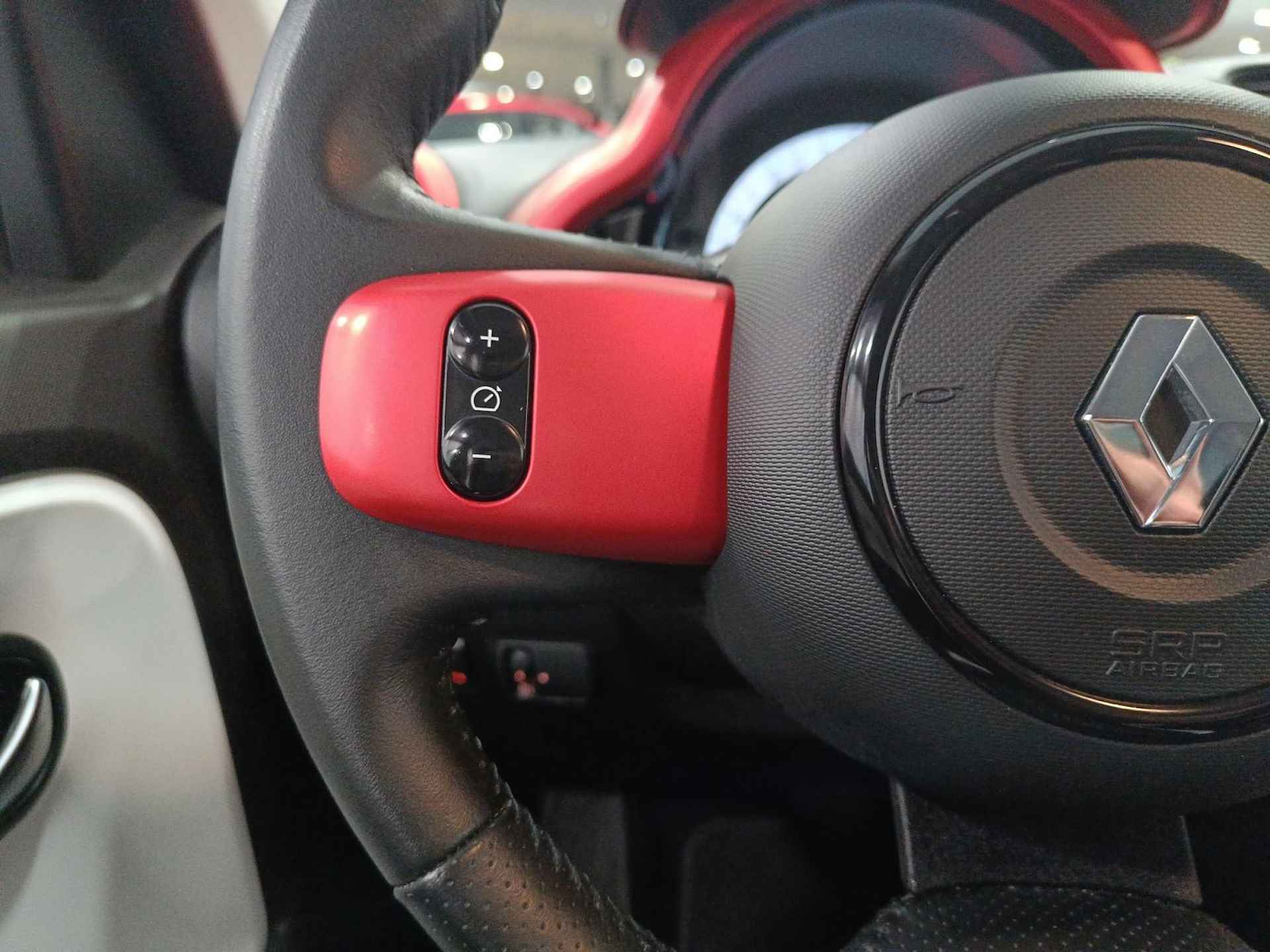 Renault Twingo Z.E. R80 Intens *Automaat*Navi APPLE/ANDROID+Camera*Climate*ALL-SEASON Banden - 17/35