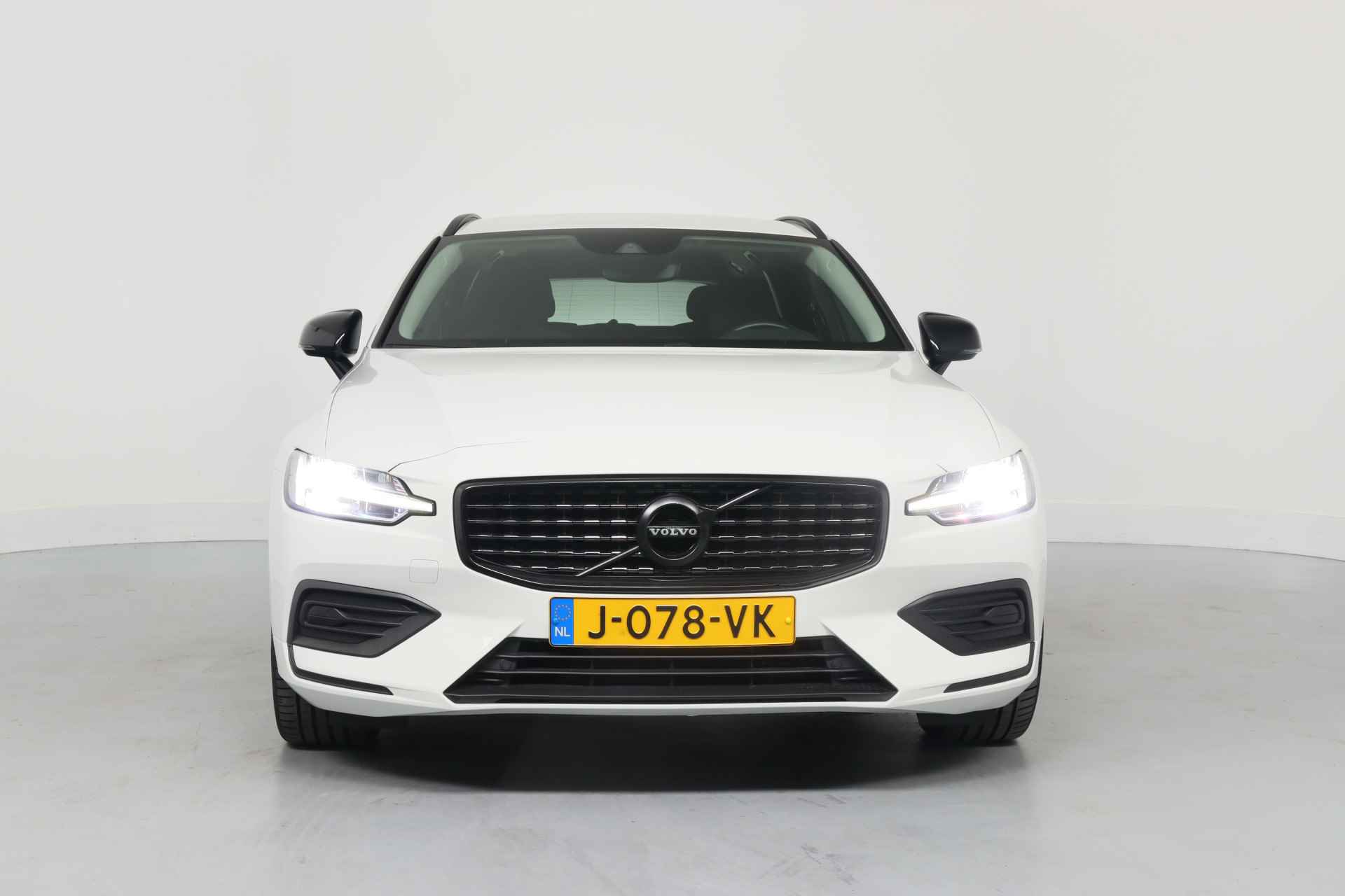 Volvo V60 2.0 B3 Momentum Advantage | Dealer Onderhouden! | LED | Camera | Climate Control | Keyless | BLIS | Parkeersensoren |Stoelverwar - 2/34