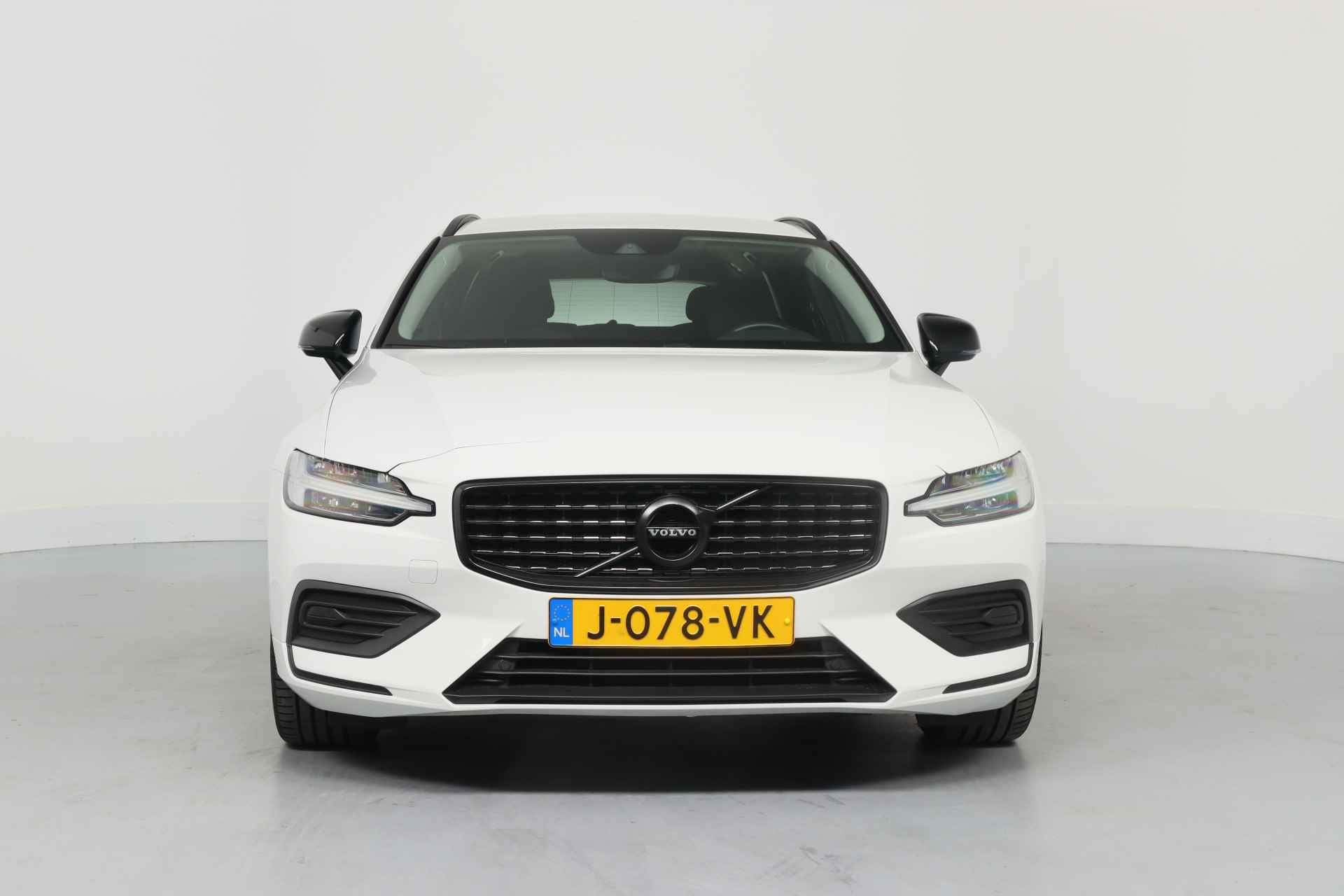 Volvo V60 2.0 B3 Momentum Advantage | Dealer Onderhouden! | LED | Camera | Climate Control | Keyless | BLIS | Parkeersensoren |Stoelverwar - 3/34