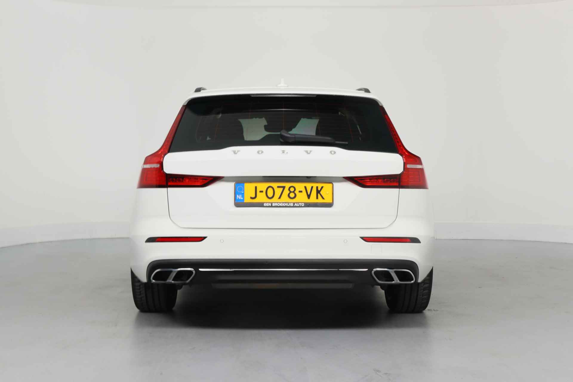 Volvo V60 2.0 B3 Momentum Advantage | Dealer Onderhouden! | LED | Camera | Climate Control | Keyless | BLIS | Parkeersensoren |Stoelverwar - 8/34