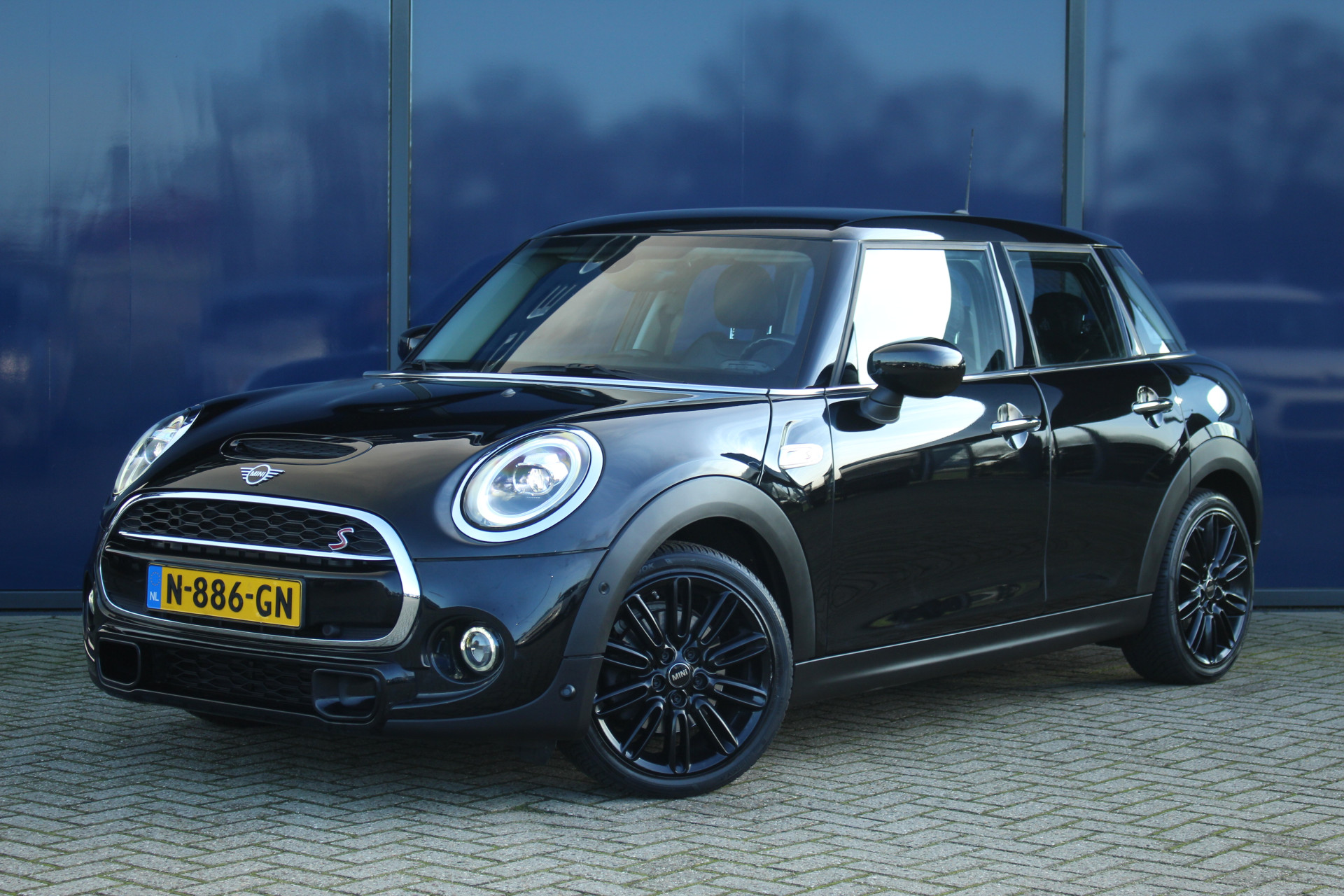 MINI Mini 2.0 Cooper S Hammersmith 192 PK | Leder | St.Verwarming | LED | Climate & Cruise C.