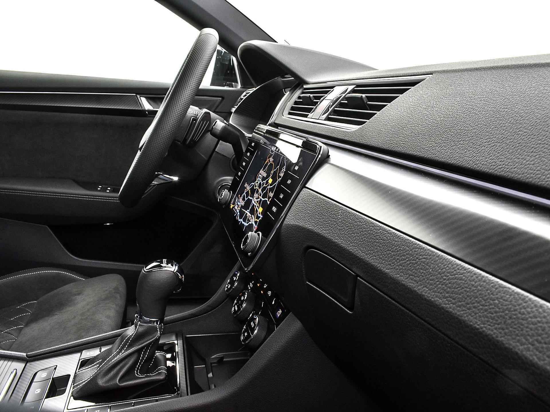 Škoda Superb Combi 1.5 TSI 150PK DSG Sportline Business | 19 inch LM | Functie | Comfort | Trekhaak wegklapbaar | Isofix voorbereiding op de passagiersstoel | - 17/38