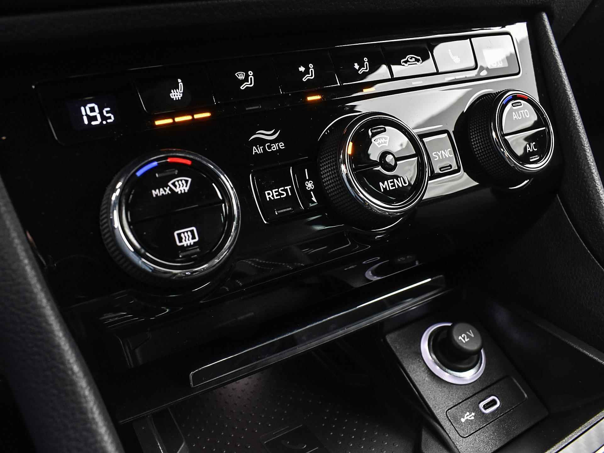 Škoda Superb Combi 1.5 TSI 150PK DSG Sportline Business | 19 inch LM | Functie | Comfort | Trekhaak wegklapbaar | Isofix voorbereiding op de passagiersstoel | - 33/38