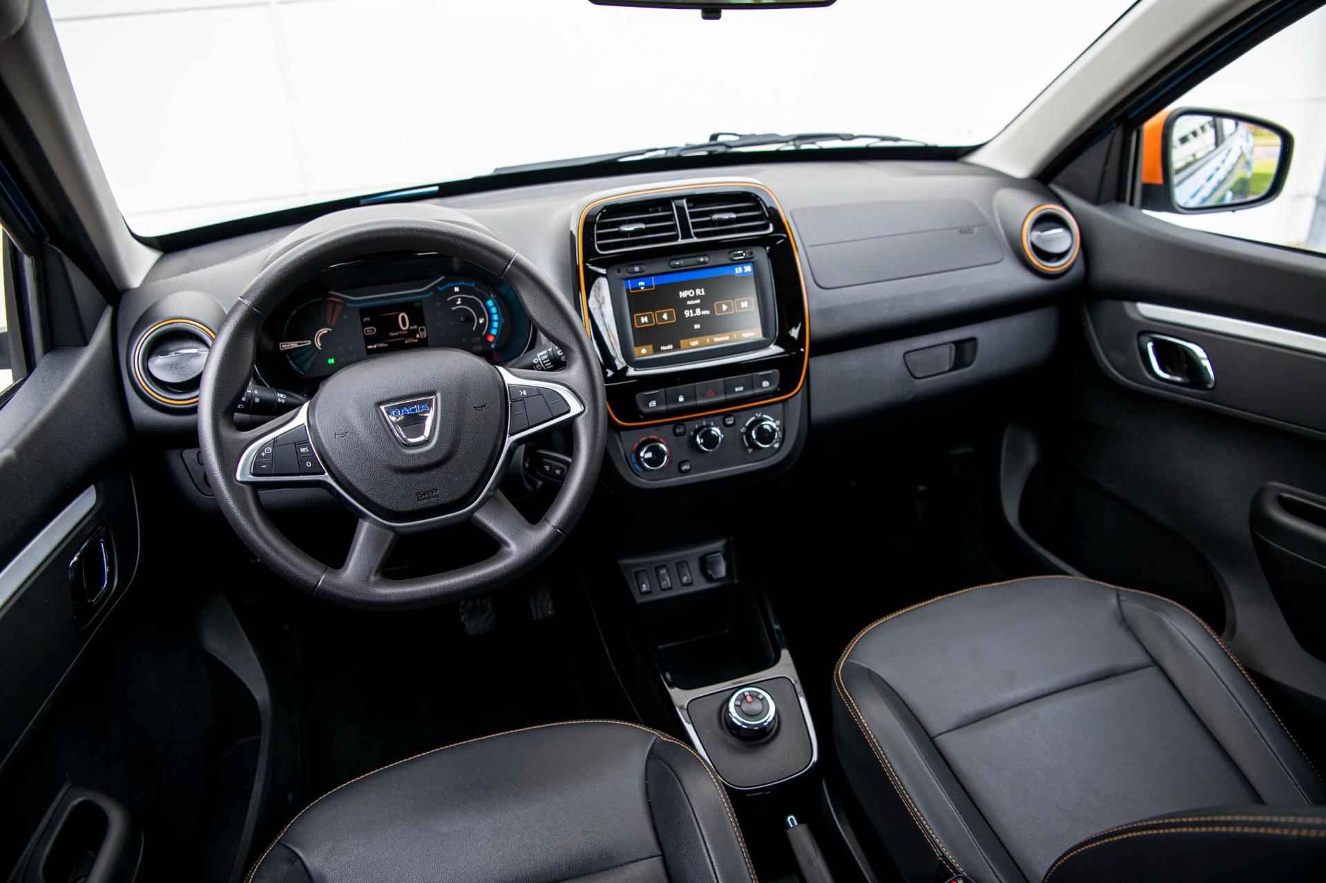 Dacia Spring Comfort Plus (Orange Pack) | Airco | Achteruitrijcamera| Apple CarPlay | Navigatie | Electrische Bedienbare Ramen | - 17/41
