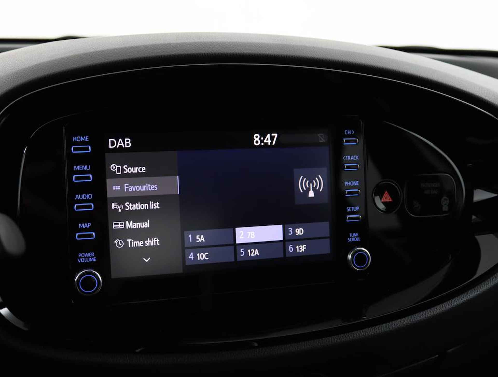 Toyota Aygo X 1.0 VVT-i MT Pulse Limited | 10 Jaar Garantie | Stoelverwarming | Apple Carplay & Android Auto | Achteruitrijcamera | Airco | DAB | - 17/45