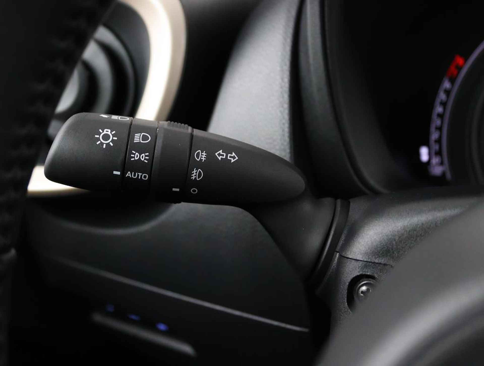 Toyota Aygo X 1.0 VVT-i MT Pulse Limited | 10 Jaar Garantie | Stoelverwarming | Apple Carplay & Android Auto | Achteruitrijcamera | Airco | DAB | - 21/45