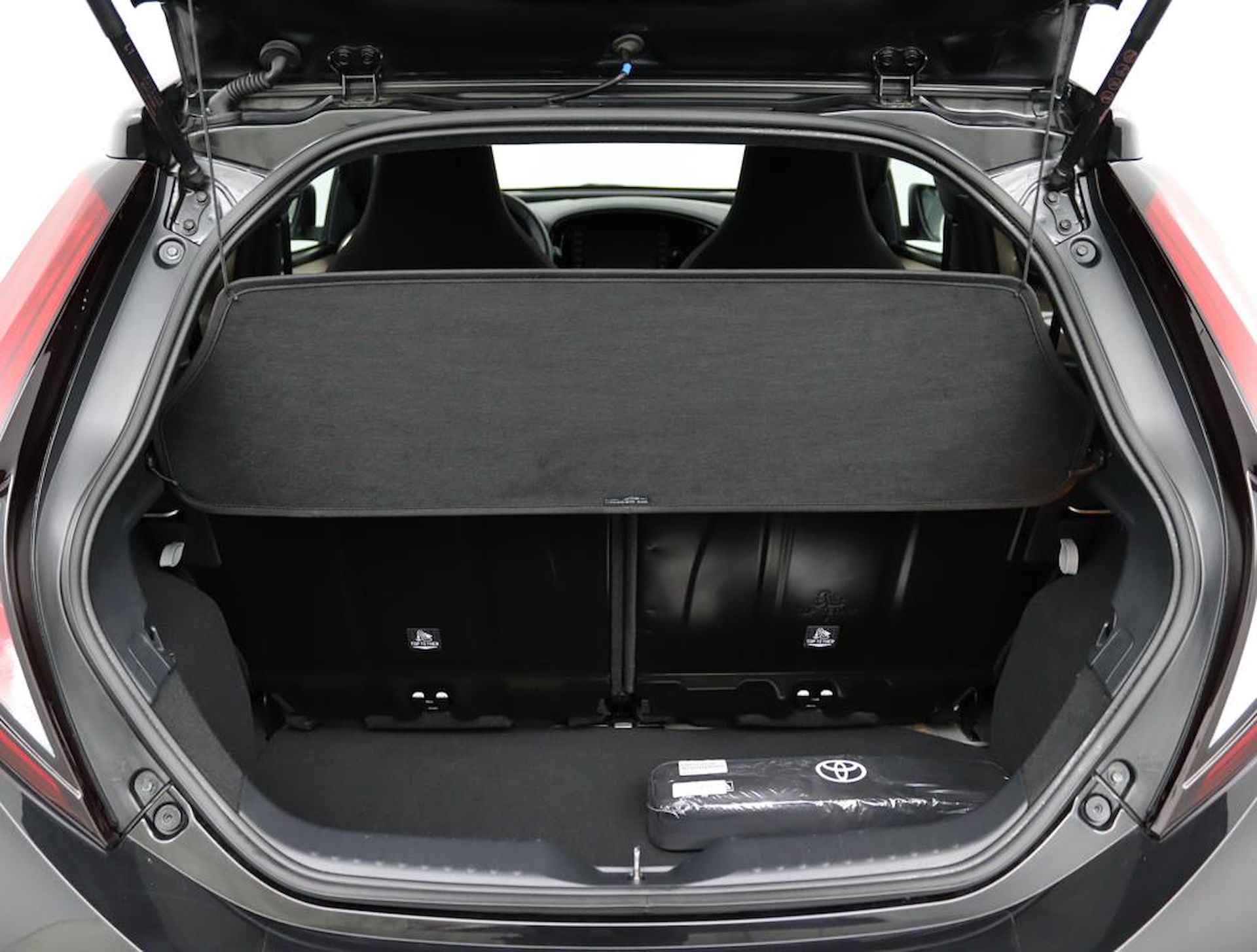 Toyota Aygo X 1.0 VVT-i MT Pulse Limited | 10 Jaar Garantie | Stoelverwarming | Apple Carplay & Android Auto | Achteruitrijcamera | Airco | DAB | - 27/45