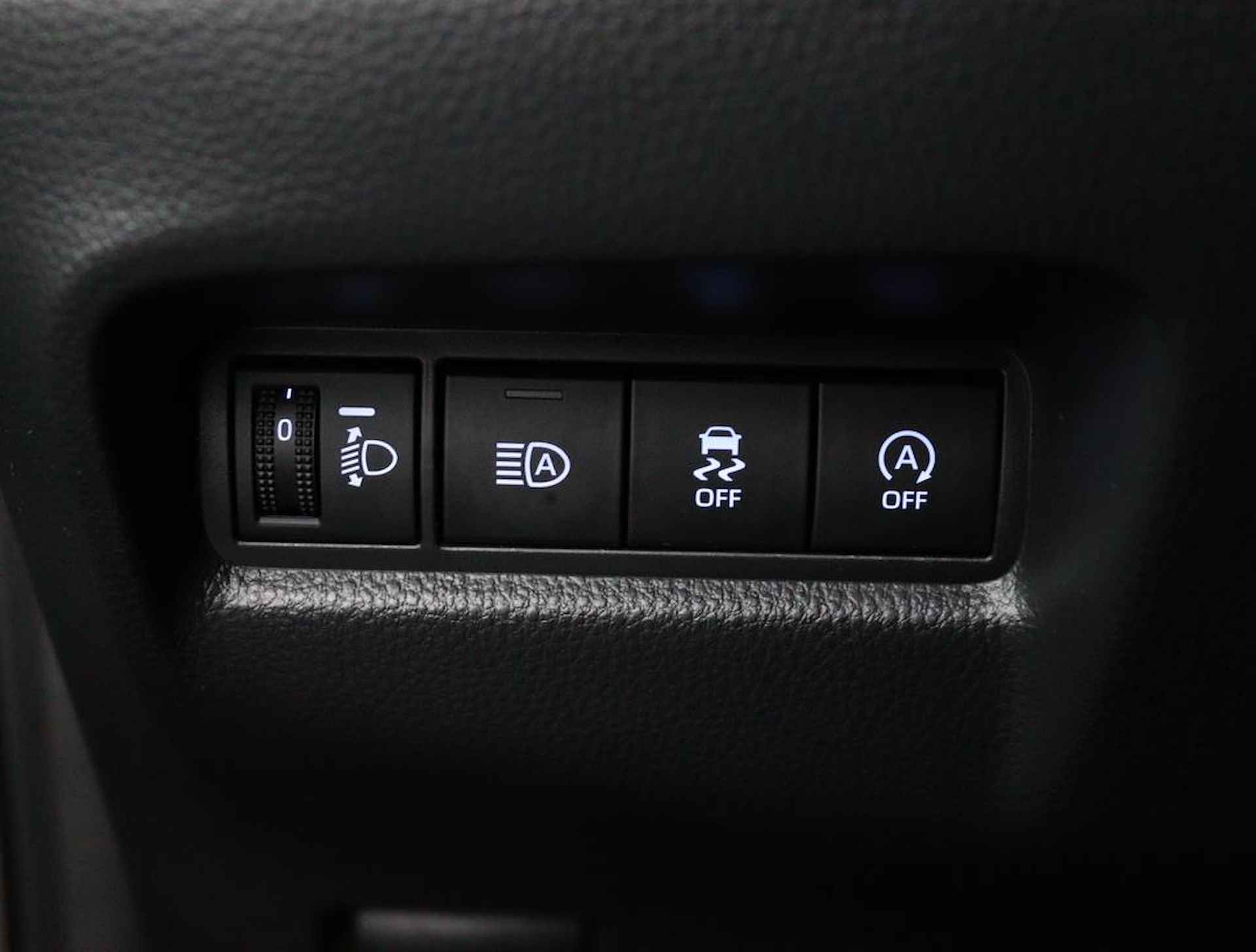 Toyota Aygo X 1.0 VVT-i MT Pulse Limited | 10 Jaar Garantie | Stoelverwarming | Apple Carplay & Android Auto | Achteruitrijcamera | Airco | DAB | - 31/45