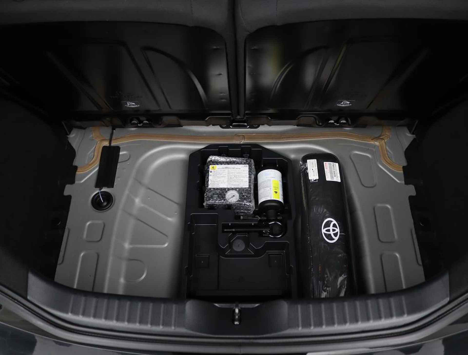 Toyota Aygo X 1.0 VVT-i MT Pulse Limited | 10 Jaar Garantie | Stoelverwarming | Apple Carplay & Android Auto | Achteruitrijcamera | Airco | DAB | - 33/45