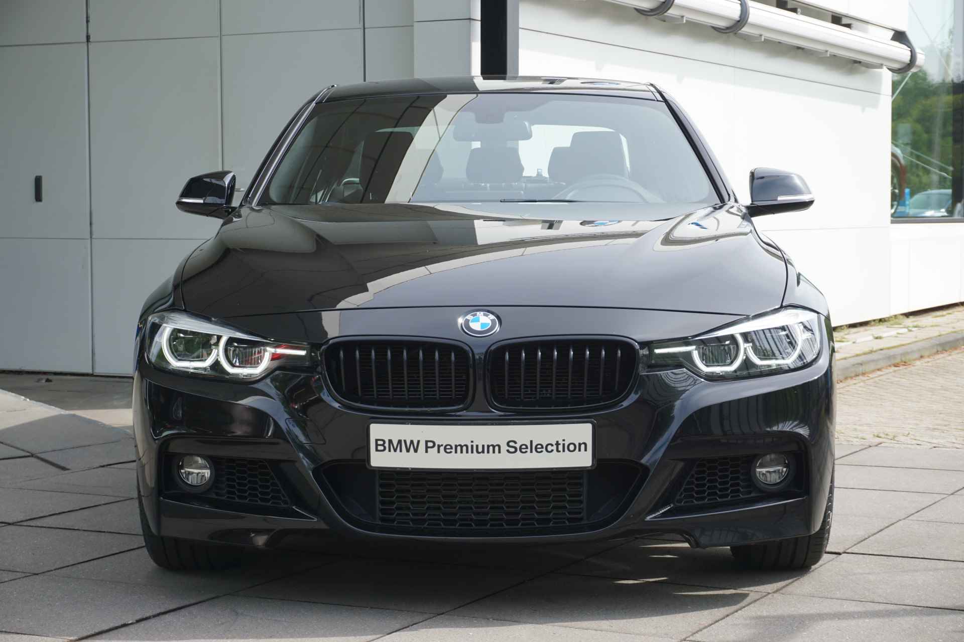 BMW 3 Serie 318i / Executive / M Sportpakket / 18" LMV / LED / Parkeersensoren / Stoelverwarming - 3/30