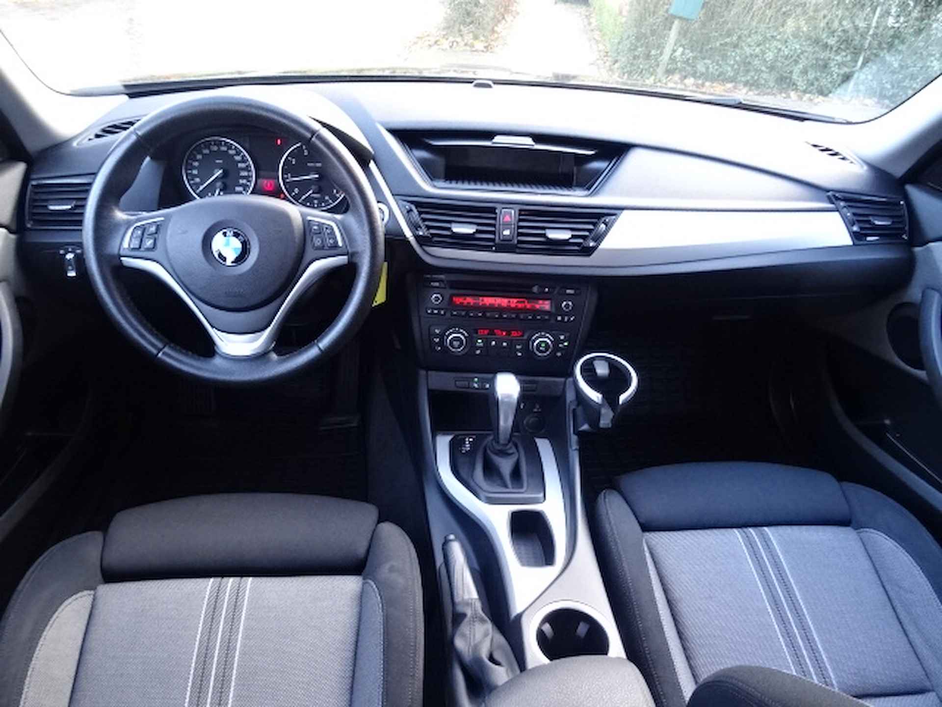 BMW X1 SDRIVE 18I Edition Automaat + 19"/ Clima/ Cruise/ Trekhaak - 17/42