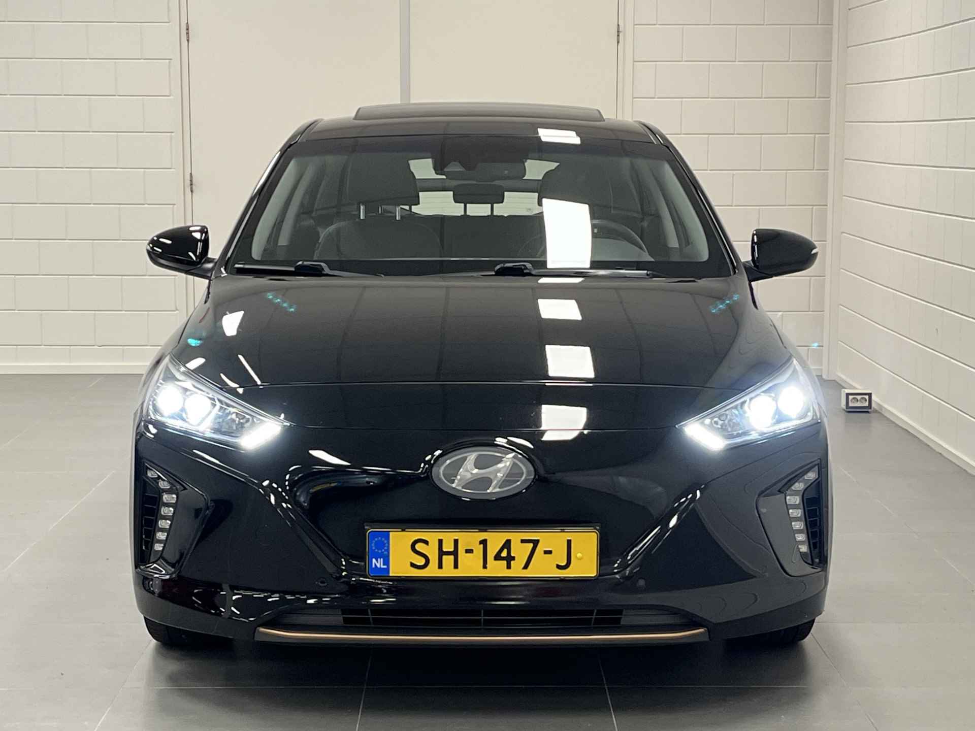 Hyundai IONIQ Premium EV SCHUIFDAK | LEDER | FULL LED | NAVIGATIE | COMPLETE AUTO! - 48/51