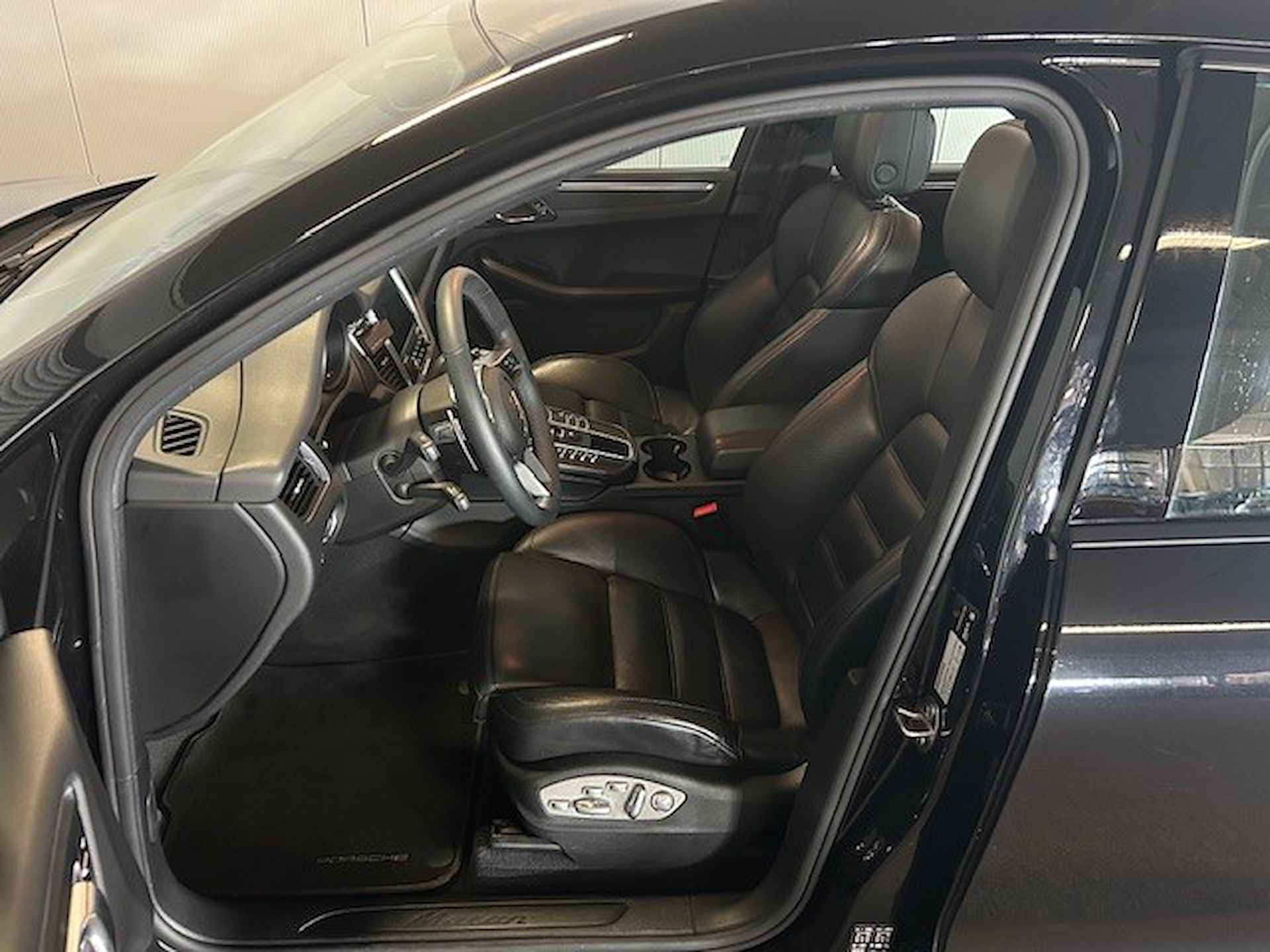 Porsche Macan 2.0-PANORAMA-LUCHTVERING-ADAP. STOELEN 18-CAMERA-TREKHAAK-COMPL. - 7/17