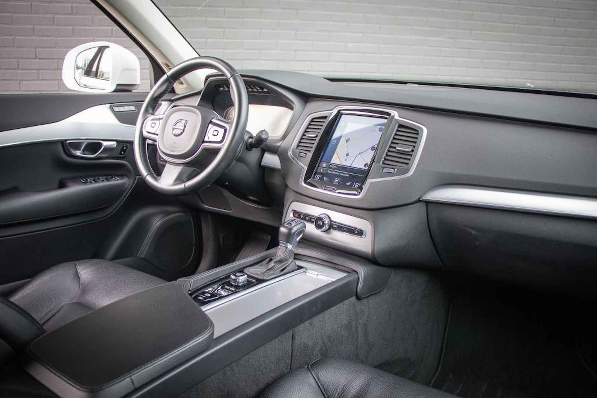 Volvo XC90 T5 AWD Aut.8 Momentum | Adaptive Cruise Control | Trekhaak | Keyless | Lederen bekleding | Camera | Stoelverwarming | Kinderzitje | Navigatie | - 18/26