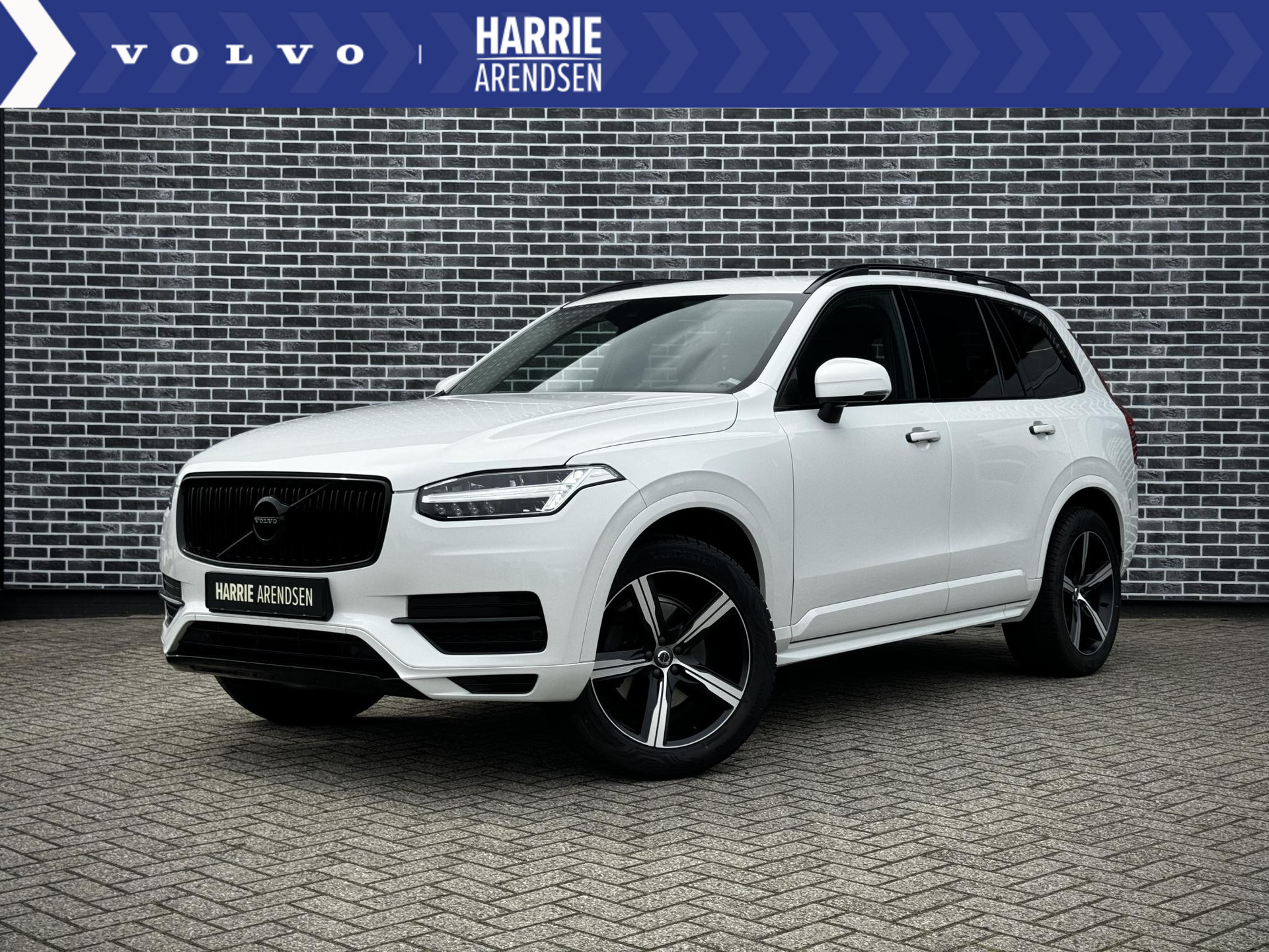 Volvo XC90 T5 AWD Momentum | Adaptive Cruise Control | Trekhaak | Keyless | Lederen bekleding | Camera | Stoelverwarming | Kinderzitje | Navigatie |