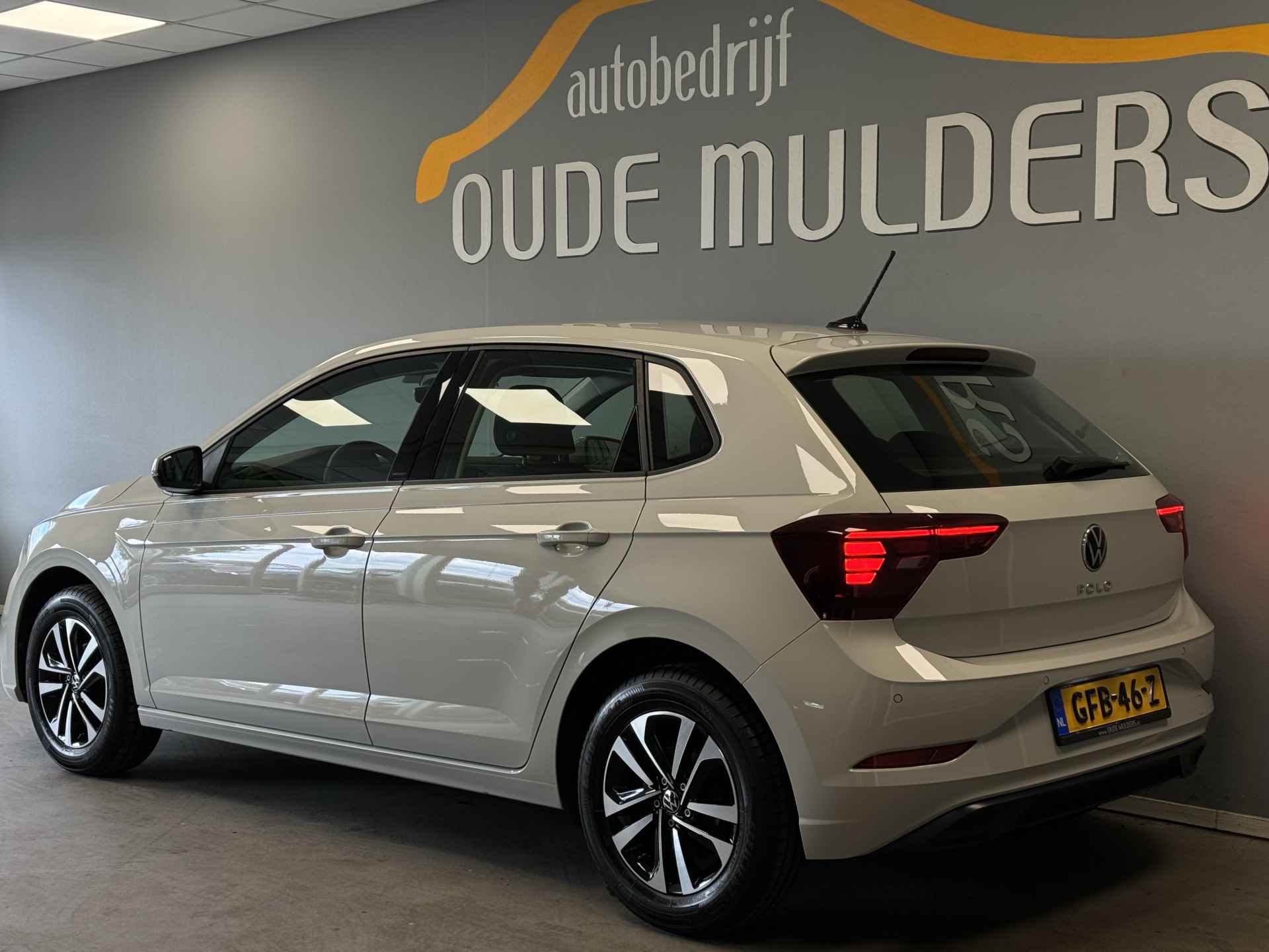 Volkswagen Polo 1.0 TSI Life Parkeersensoren/Appconnect/Stoelverwarming - 3/27