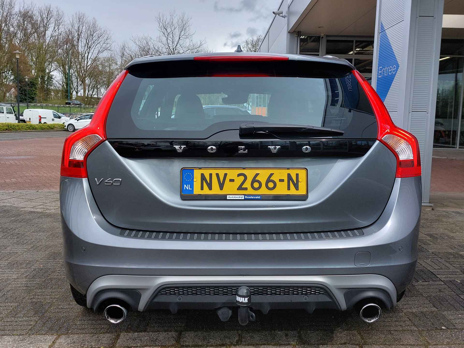 Volvo V60 2.0 T3 Nordic+ Sport R-Design | Origineel NL | Navi | Bi-Xenon | Clima | Cruise | Pdc | Sportstoel+Stoelverwarming | Licht+Regensensor | 18''lm | Trekhaak - 6/47