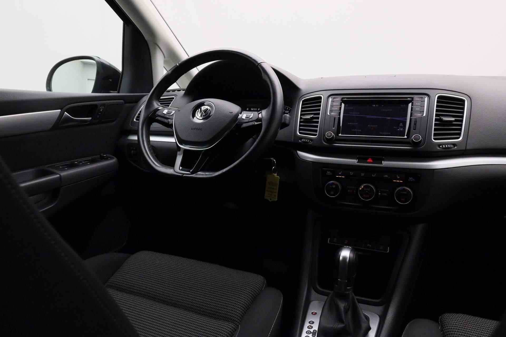 Volkswagen Sharan 1.4 TSI 150PK DSG Comfortline 7 pers | Clima | Cruise | Parkeersensoren | Stoelverwarming - 23/35