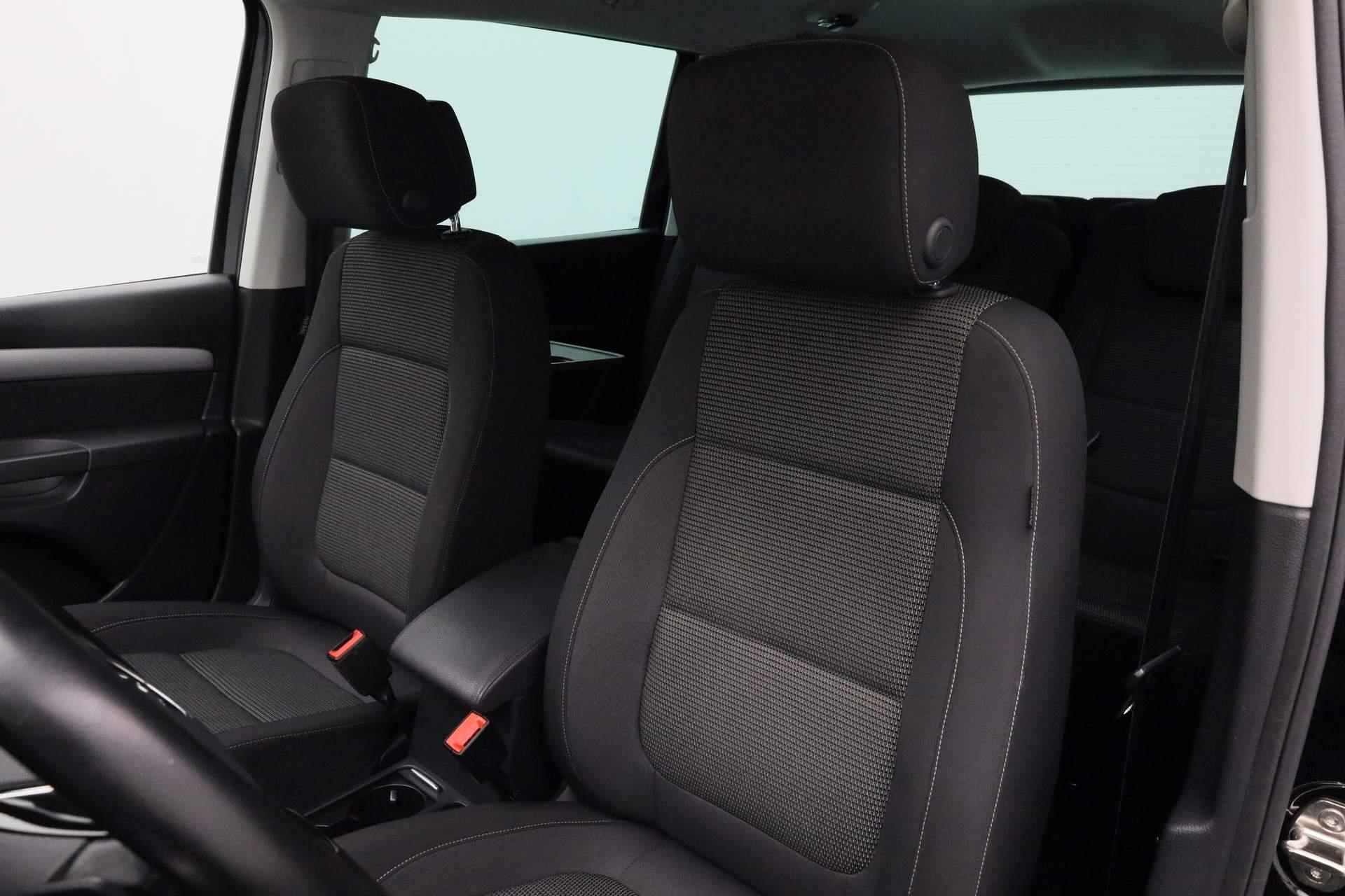 Volkswagen Sharan 1.4 TSI 150PK DSG Comfortline 7 pers | Clima | Cruise | Parkeersensoren | Stoelverwarming - 30/35