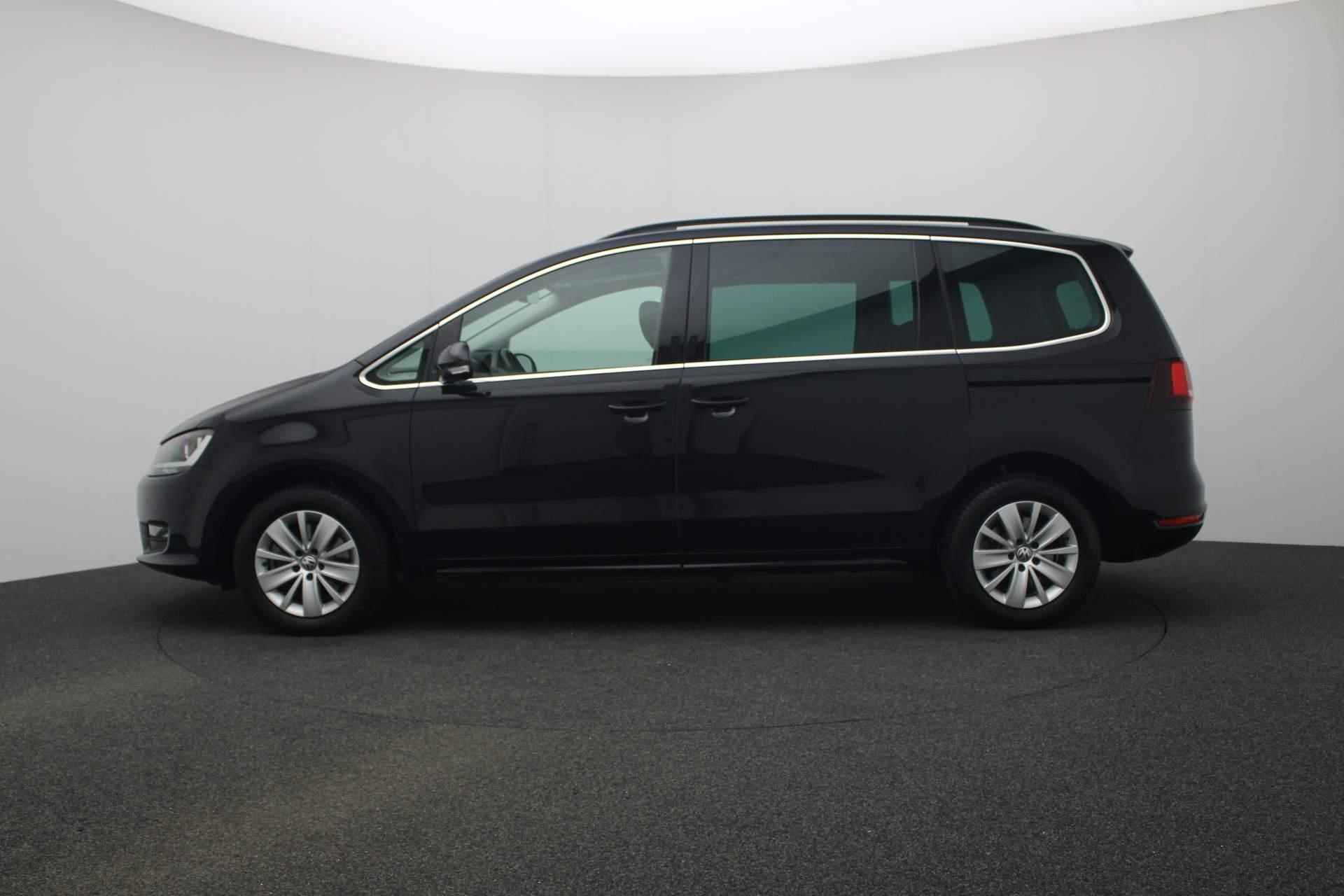 Volkswagen Sharan 7 pers. 1.4 TSI 150PK DSG Comfortline | Clima | Cruise | Parkeersensoren | Stoelverwarming - 16/34