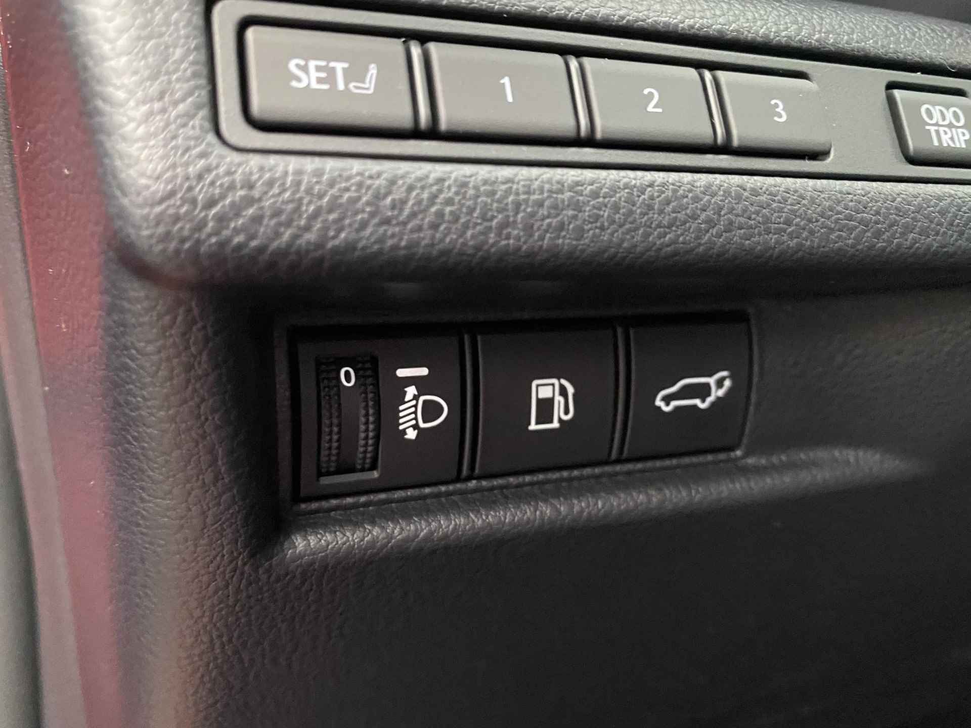 Lexus LBX Relax 2WD DIRECT LEVERBAAR STOELVERWARMING KEYLESS ELEK-KOFFERKLEP BLIND-SPOT ELEK-STOEL - 17/43