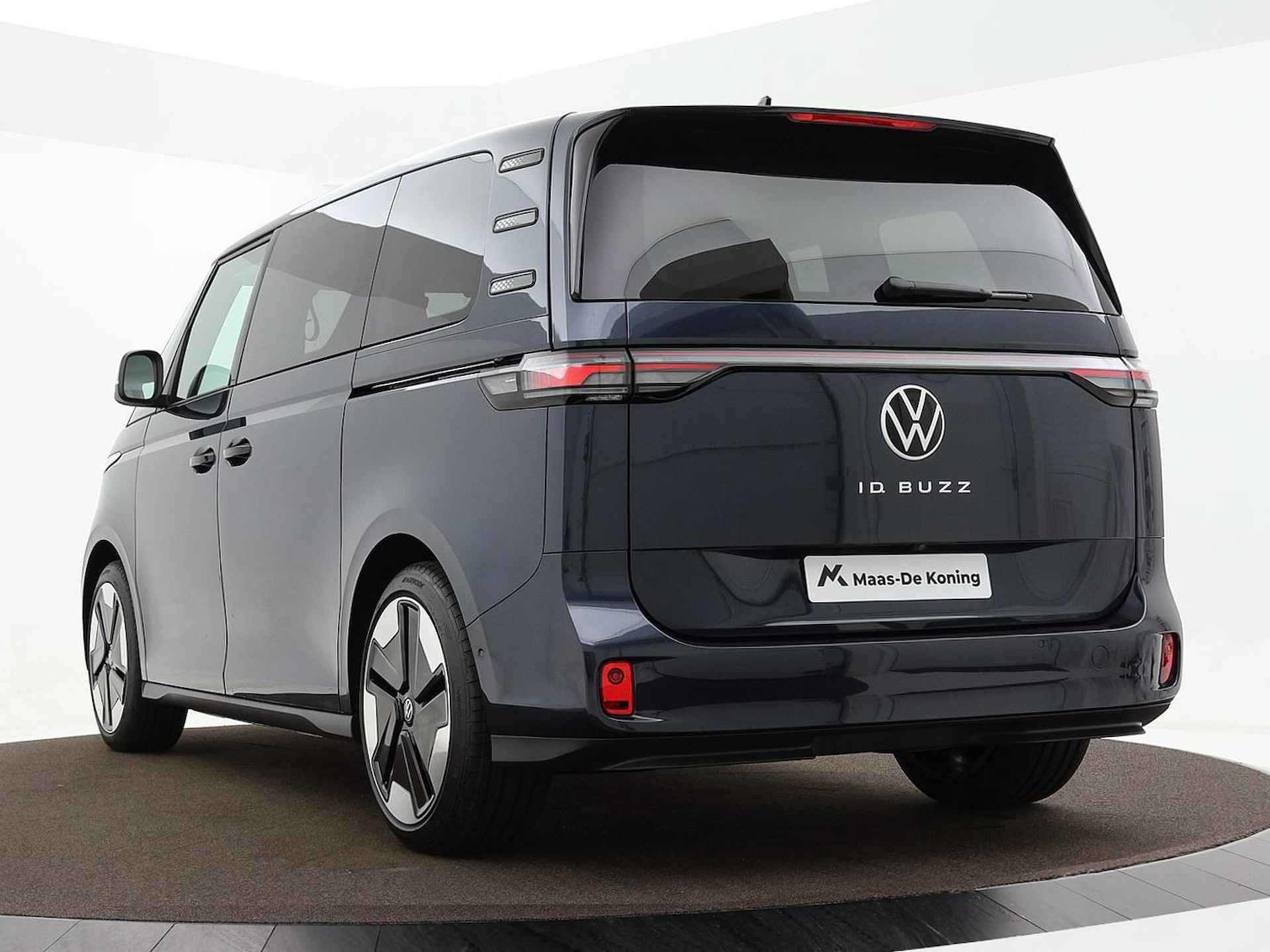 Volkswagen ID. Buzz Pro Advantage Elektromotor 150 kW / 204 pk Electr. aandrijving · Assistance pakket · Design pakket · Interieur pakket · Multimedia pakket · Open & Close pakket plus · voorstoelen verwarmbaar · - 15/40