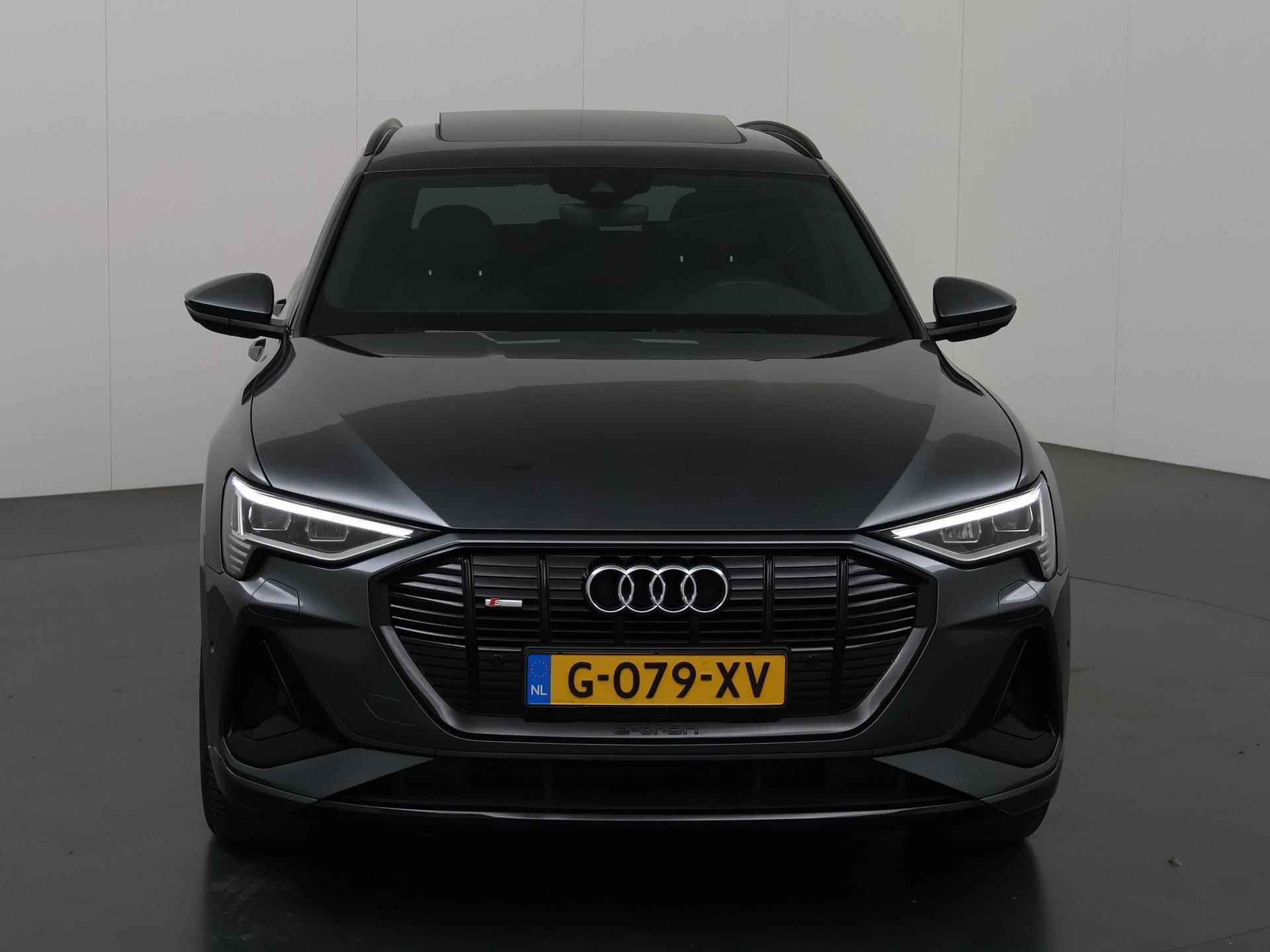 Audi e-tron e-tron 50 quattro Launch edition Black 71 kWh | Panoramadak | Climate Control | Cruise Control Adaptief | Leder | Stoelverwarming | Carplay | - 4/47