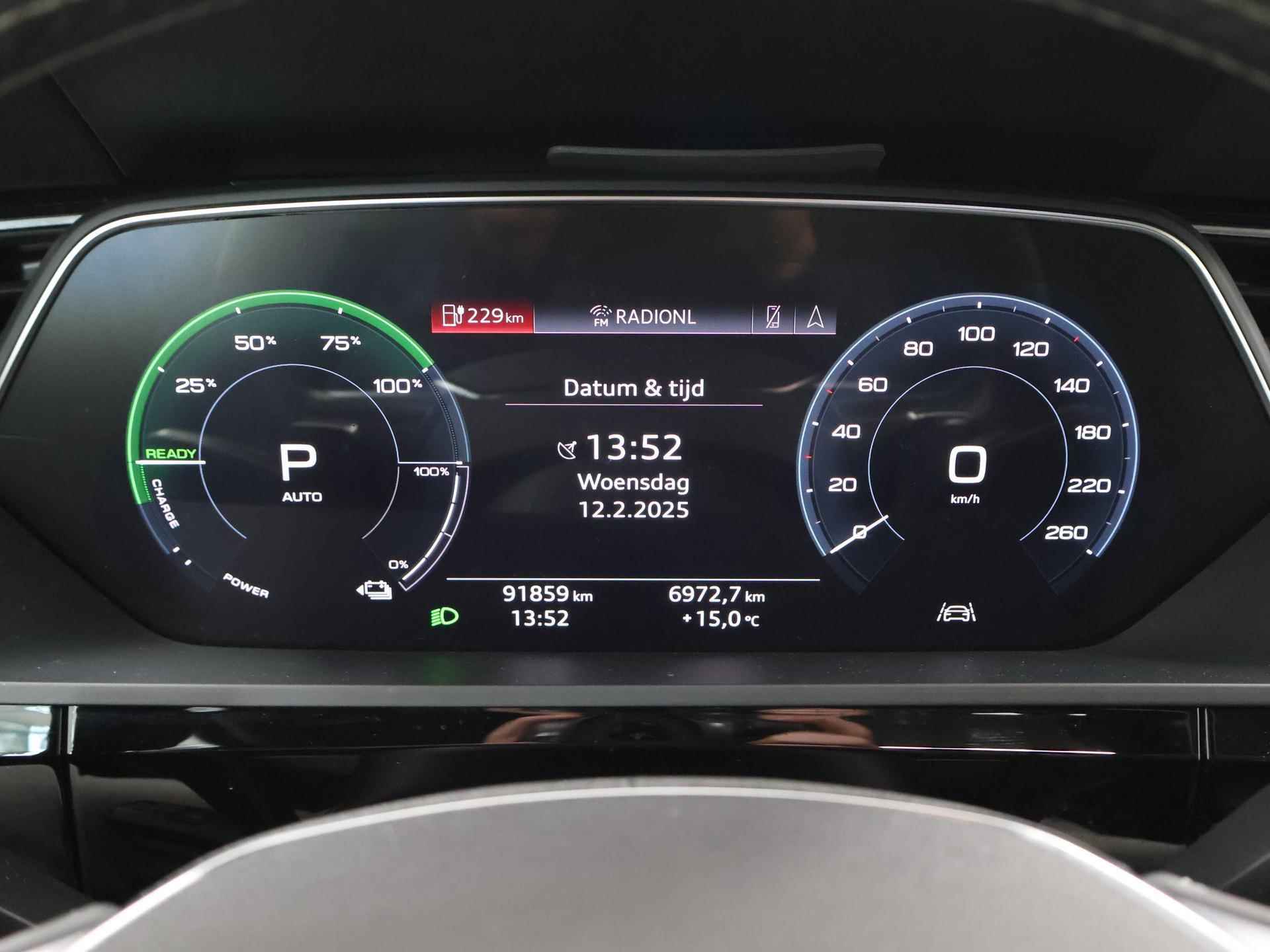 Audi e-tron e-tron 50 quattro Launch edition Black 71 kWh | Panoramadak | Climate Control | Cruise Control Adaptief | Leder | Stoelverwarming | Carplay | - 13/47