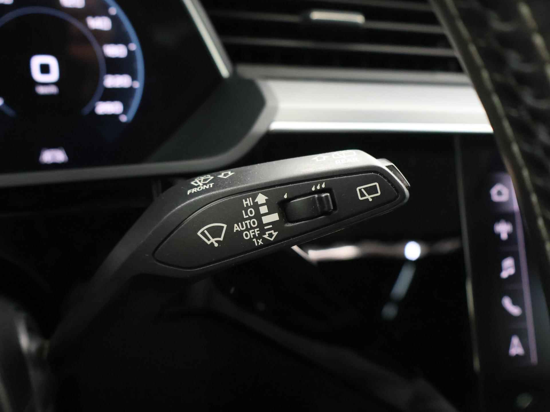 Audi e-tron e-tron 50 quattro Launch edition Black 71 kWh | Panoramadak | Climate Control | Cruise Control Adaptief | Leder | Stoelverwarming | Carplay | - 30/47