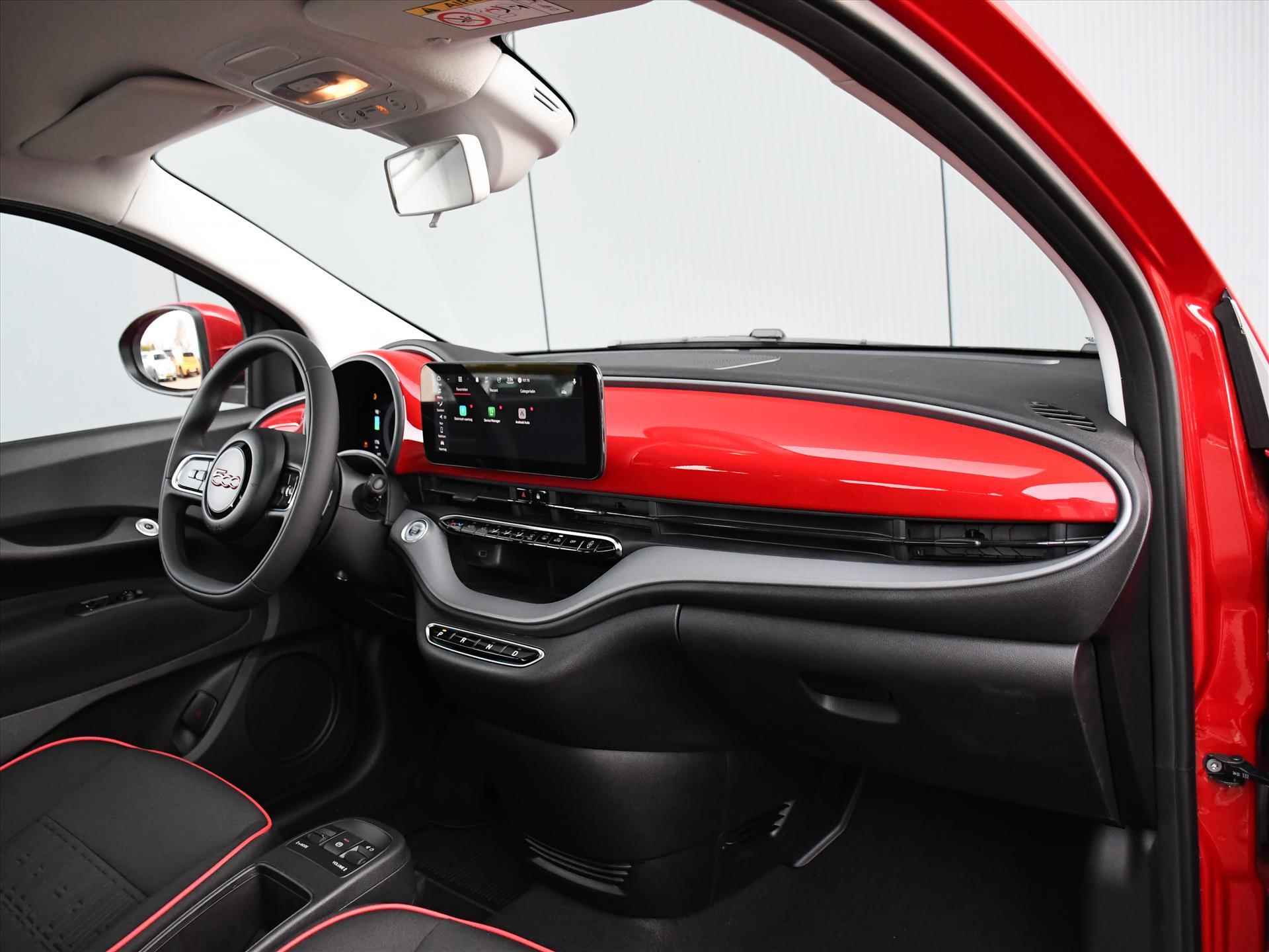 Fiat 500 e Red 24kWh 70pk Automaat 15''LM | NAVI | DAB | CLIMA | APPLE-CARPLAY | VERKEERSBORDHERKENNING | CRUISE. - 7/29