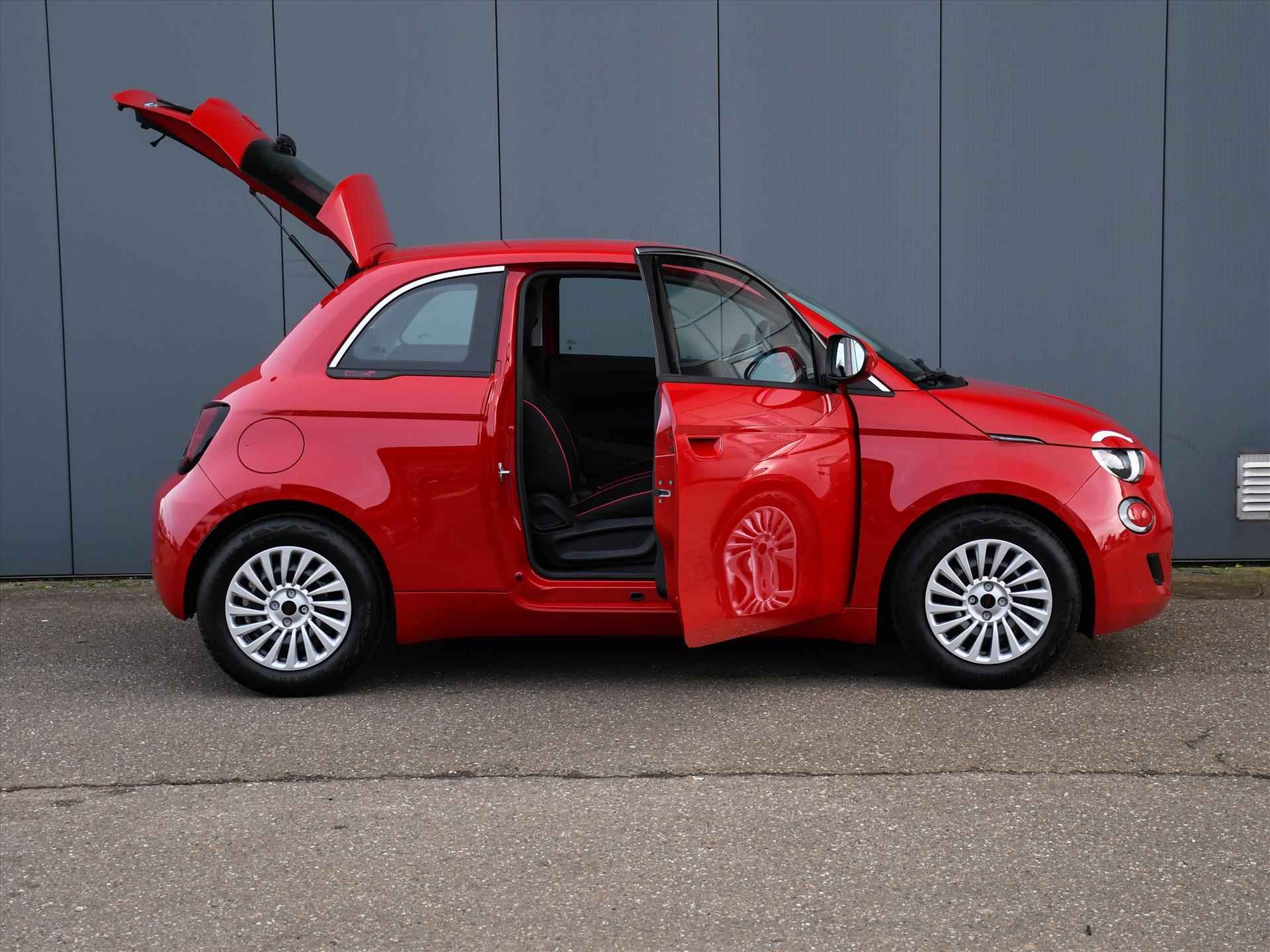 Fiat 500 e Red 24kWh 70pk Automaat 15''LM | NAVI | DAB | CLIMA | APPLE-CARPLAY | VERKEERSBORDHERKENNING | CRUISE. - 27/29